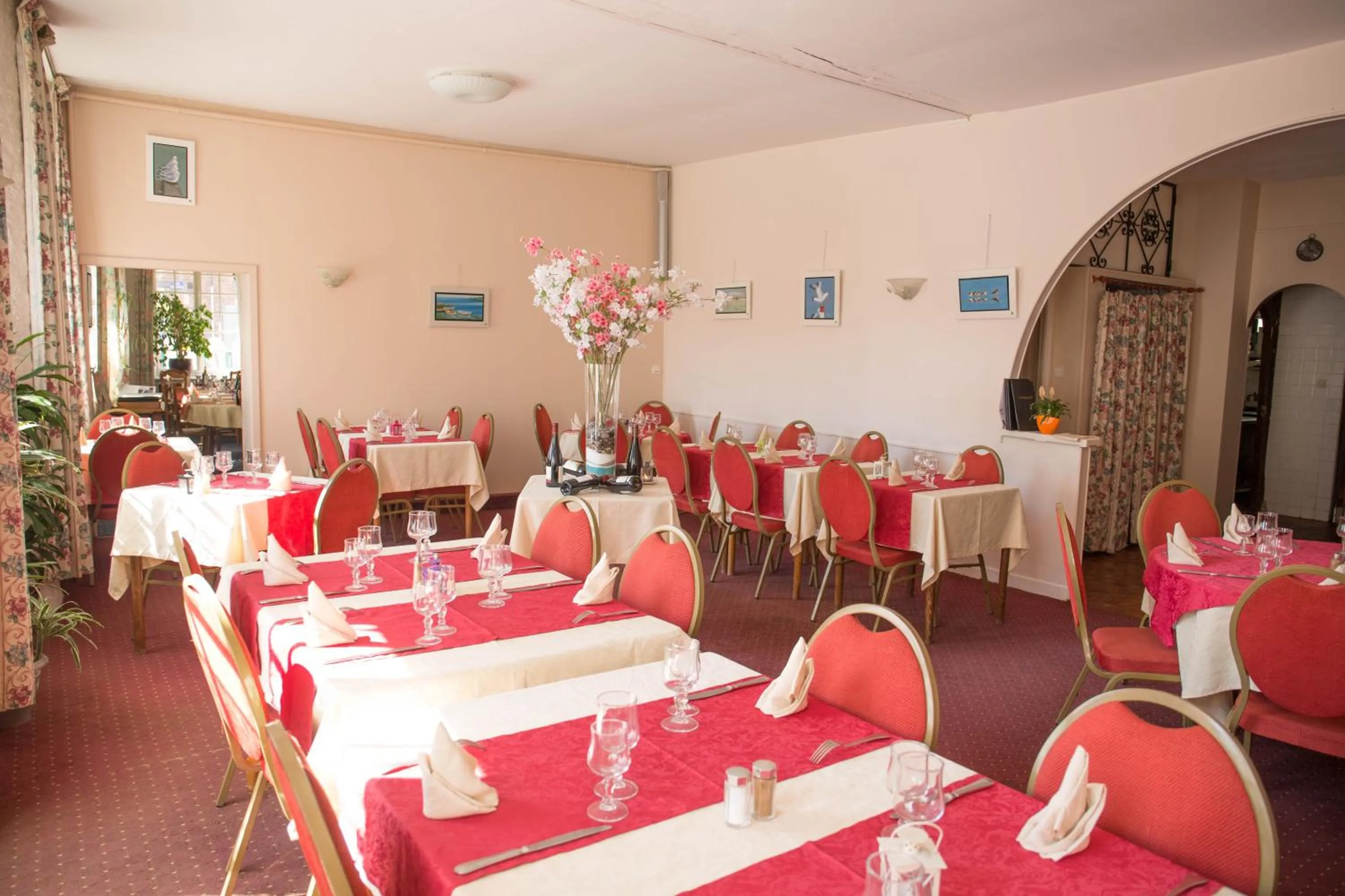 Restaurant/places to eat in Le Sauvage