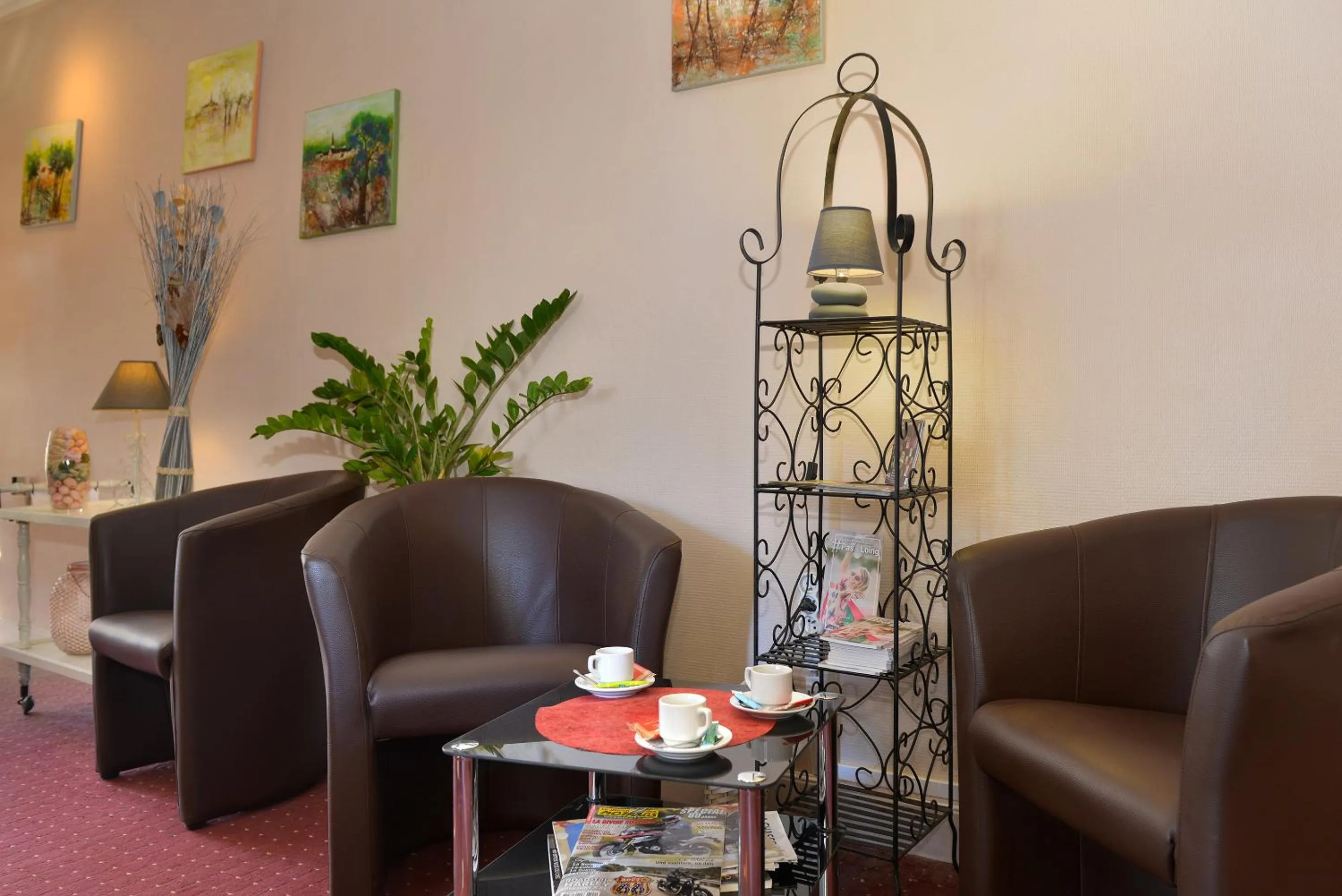 Restaurant/places to eat in Le Sauvage