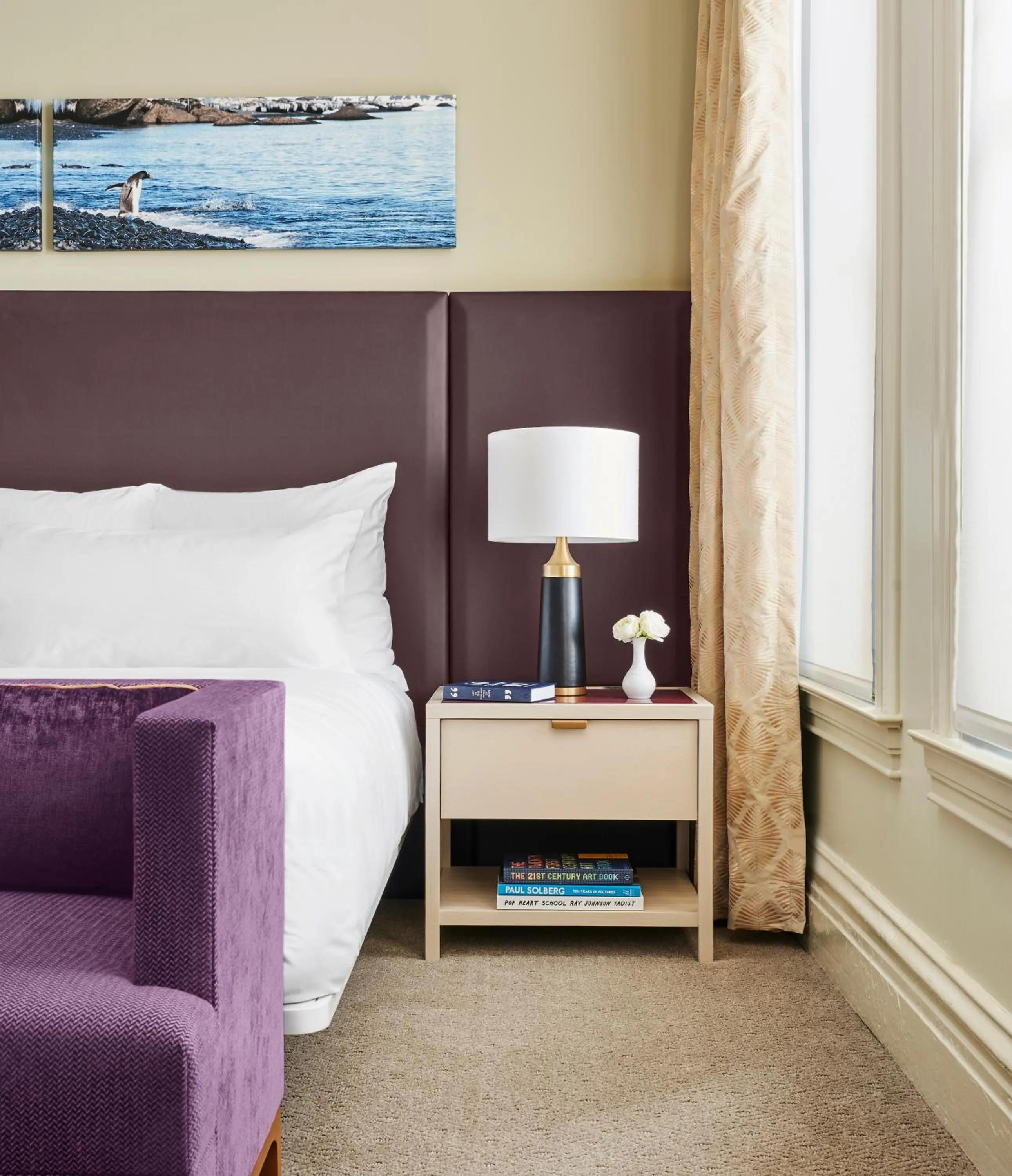 Bed in Hotel Savoy Kansas City, Tapestry Collection by Hilton