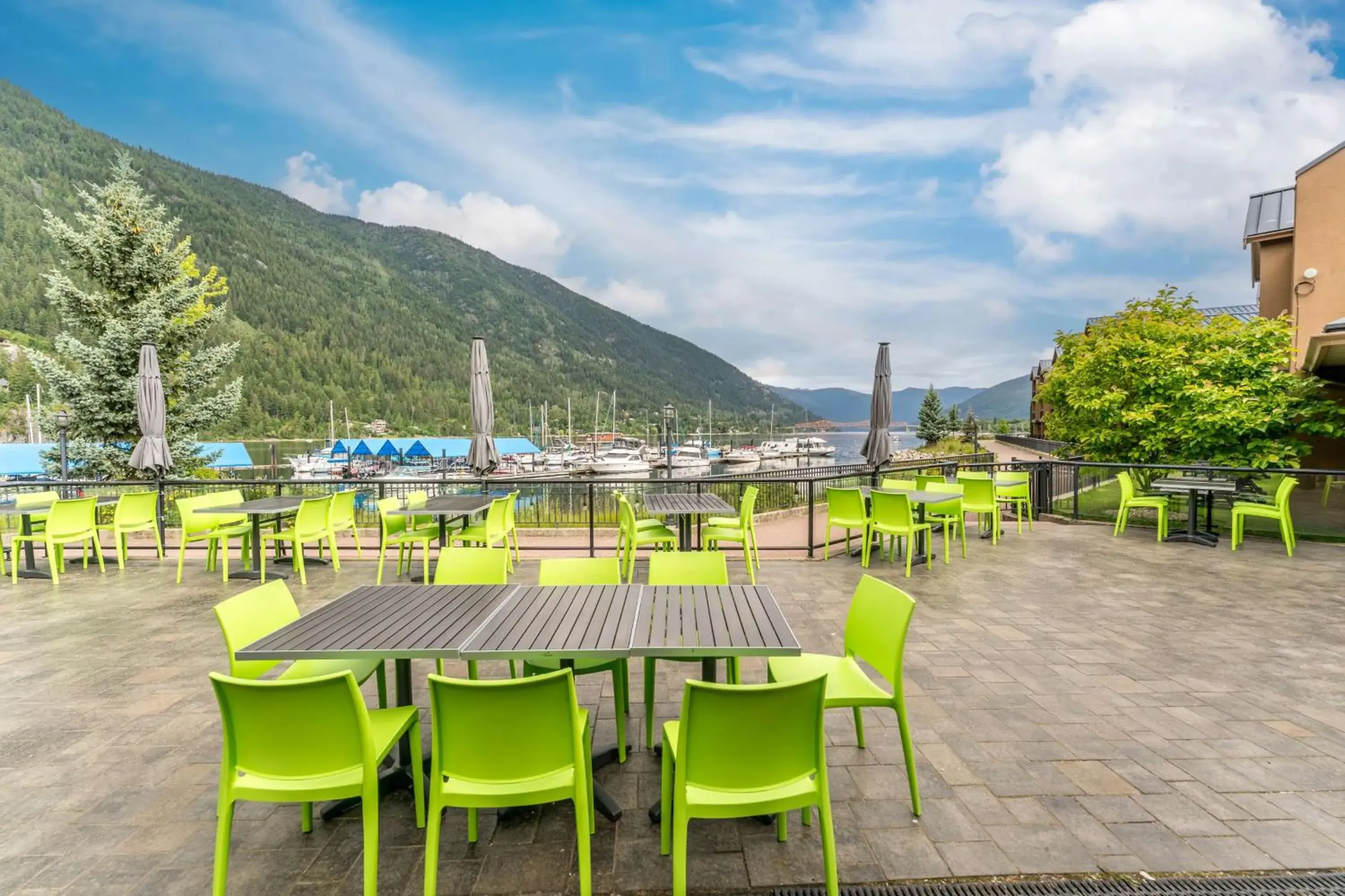 Restaurant/places to eat in Prestige Lakeside Resort, WorldHotels Elite Restaurant/places to eat in Prestige Lakeside Resort, WorldHotels Elite