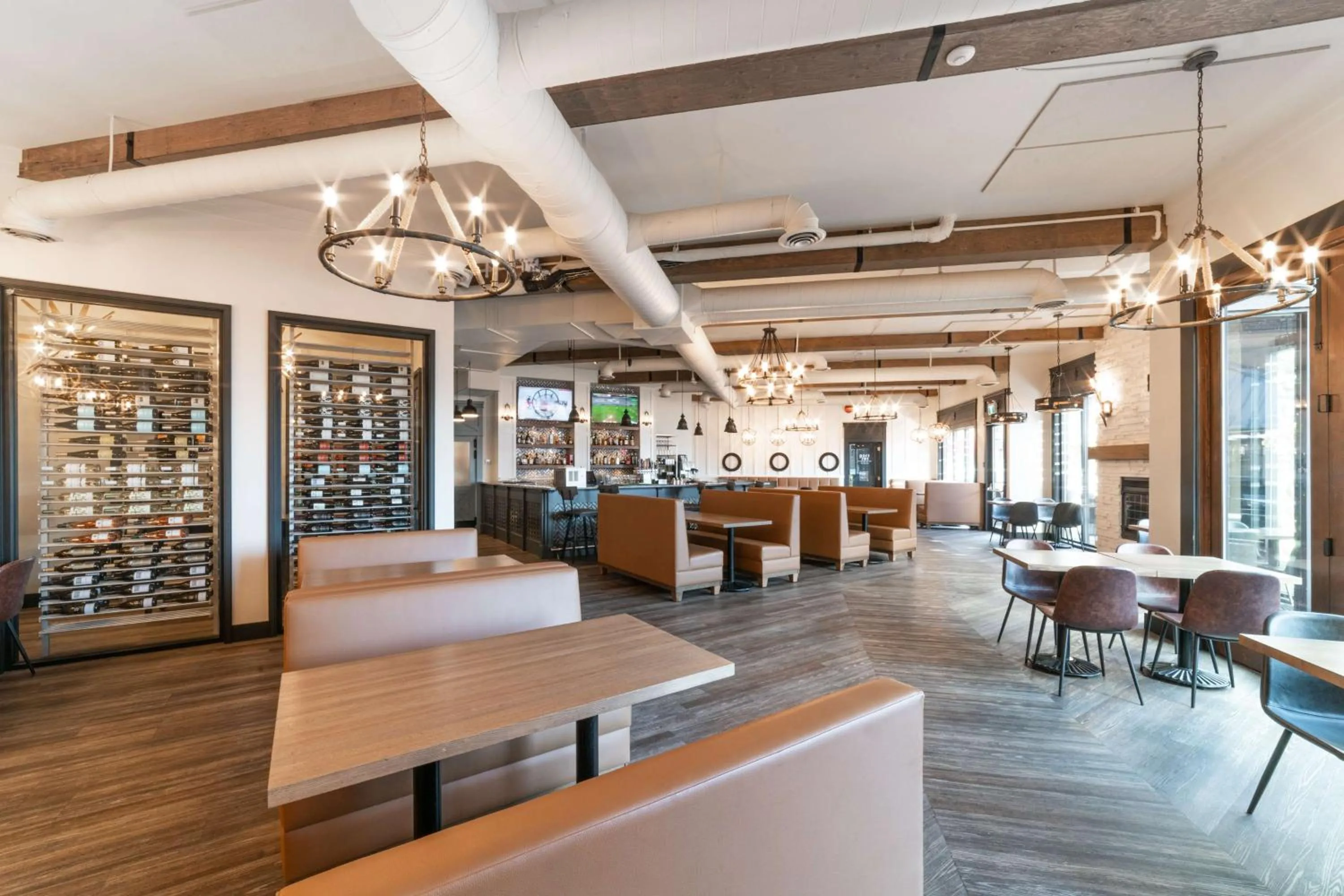 Restaurant/places to eat in Prestige Lakeside Resort, WorldHotels Elite