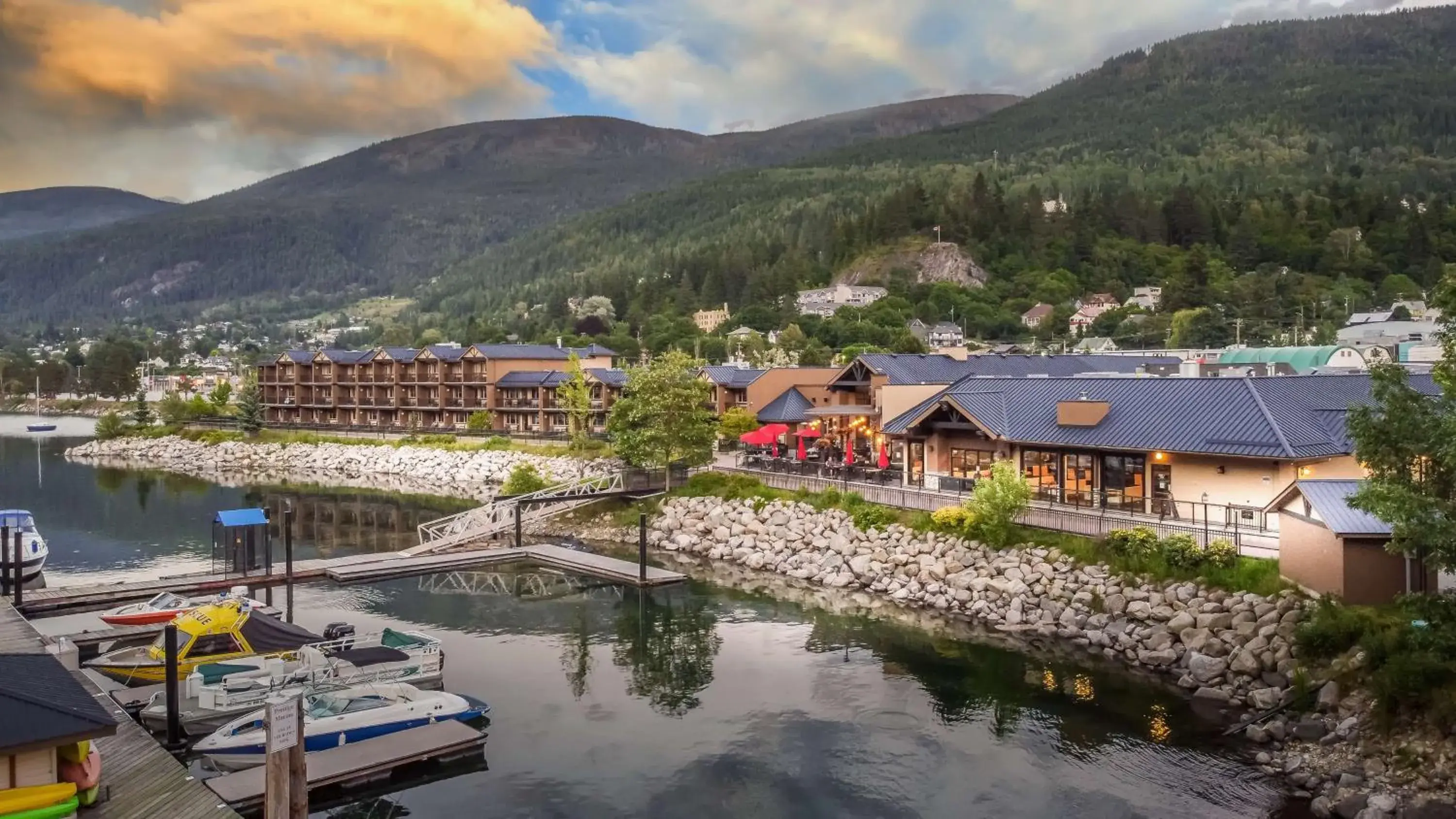 Property building in Prestige Lakeside Resort, WorldHotels Elite Property building in Prestige Lakeside Resort, WorldHotels Elite