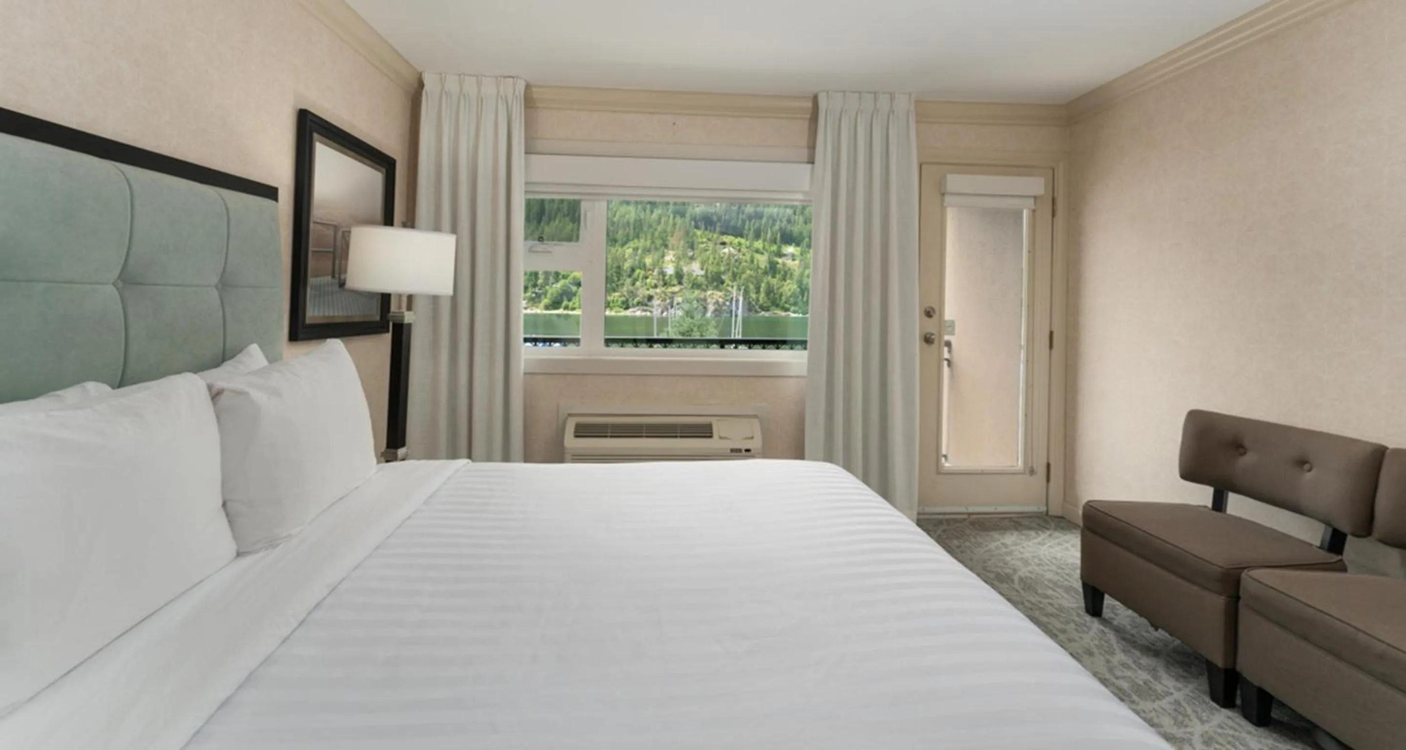 Bedroom, Bed in Prestige Lakeside Resort, WorldHotels Elite