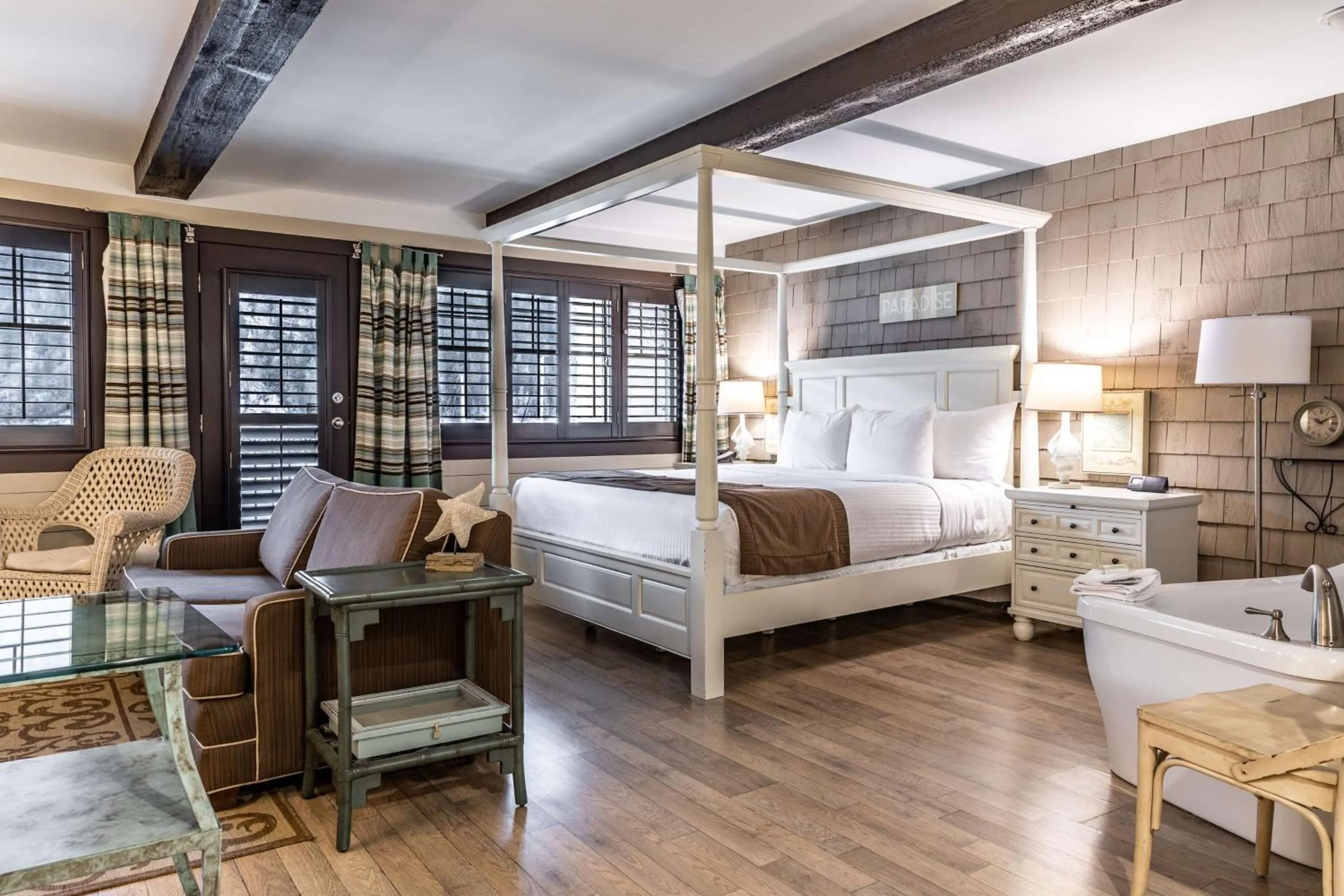 Bedroom, Bed in Prestige Lakeside Resort, WorldHotels Elite