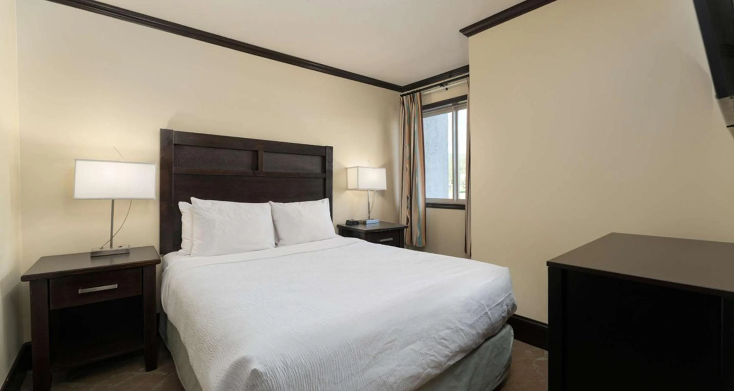 Photo of the whole room, Bed in Prestige Rocky Mountain Resort Cranbrook, WorldHotels Crafted