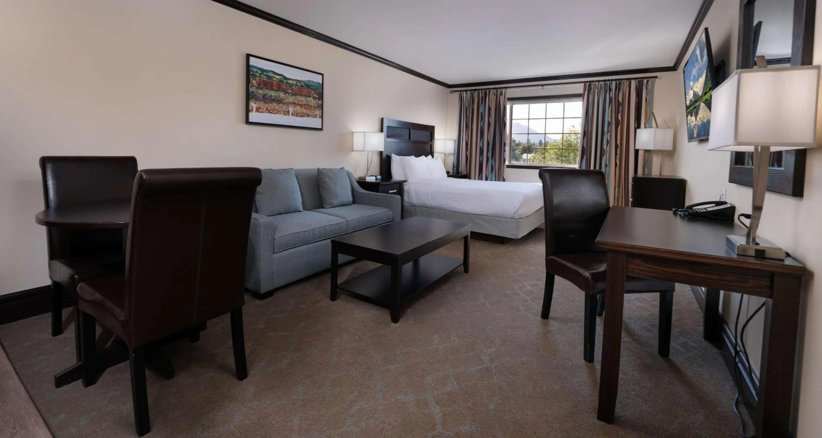 Photo of the whole room, Bed in Prestige Rocky Mountain Resort Cranbrook, WorldHotels Crafted