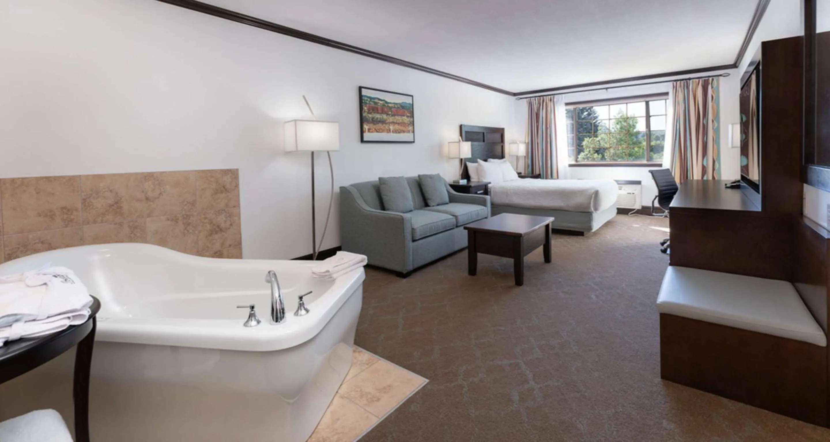 Bedroom in Prestige Rocky Mountain Resort Cranbrook, WorldHotels Crafted