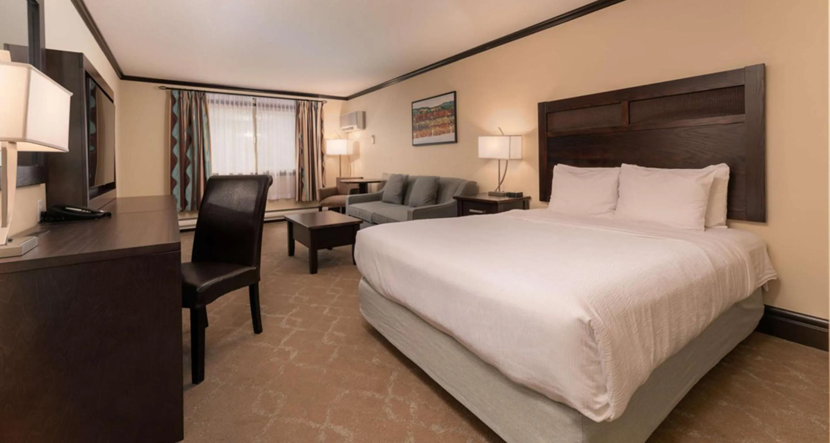 Bedroom, Bed in Prestige Rocky Mountain Resort Cranbrook, WorldHotels Crafted
