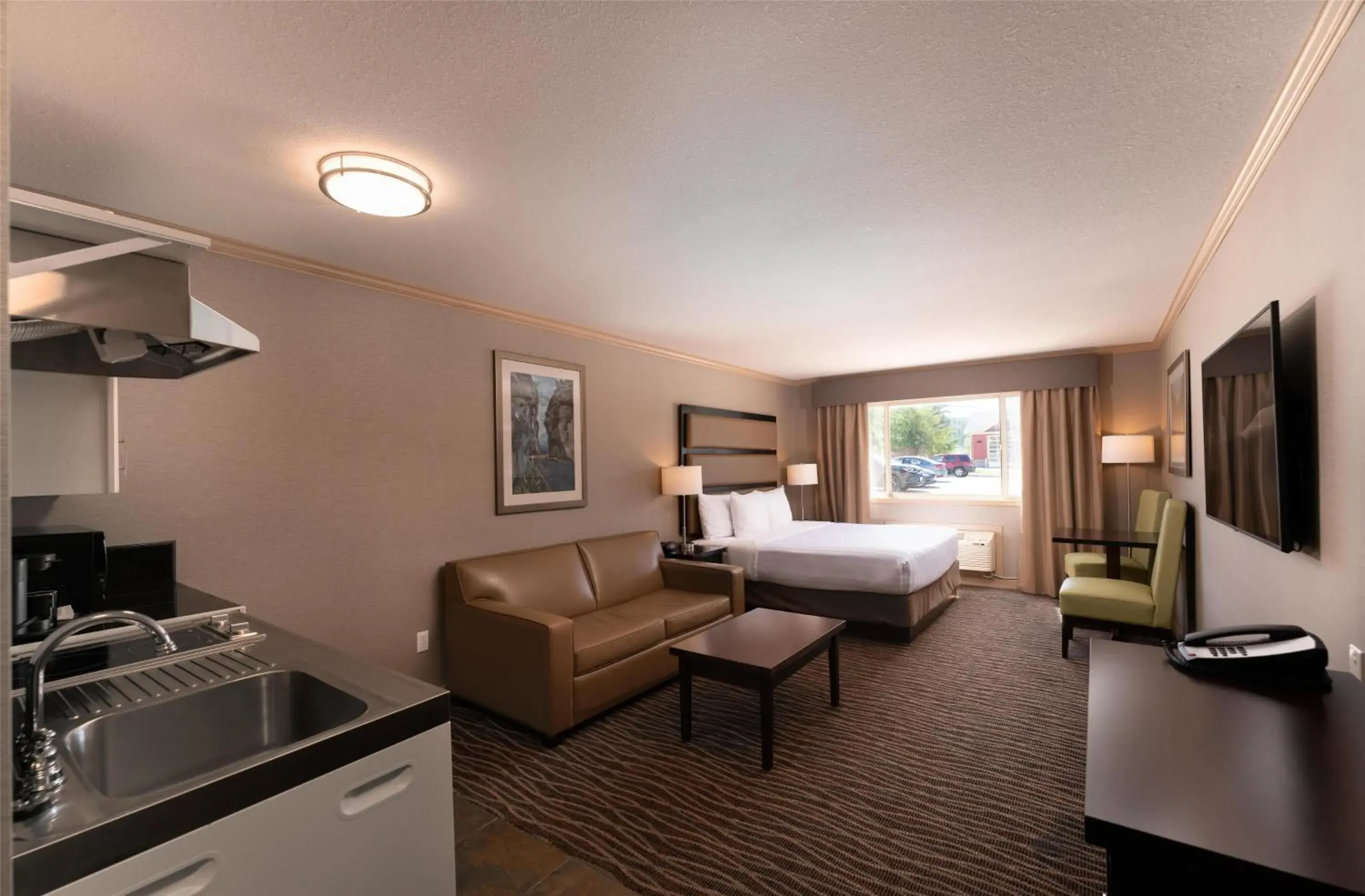 Bedroom, Bed in Prestige Radium Hot Springs Resort, WorldHotels Crafted Bedroom, Bed in Prestige Radium Hot Springs Resort, WorldHotels Crafted