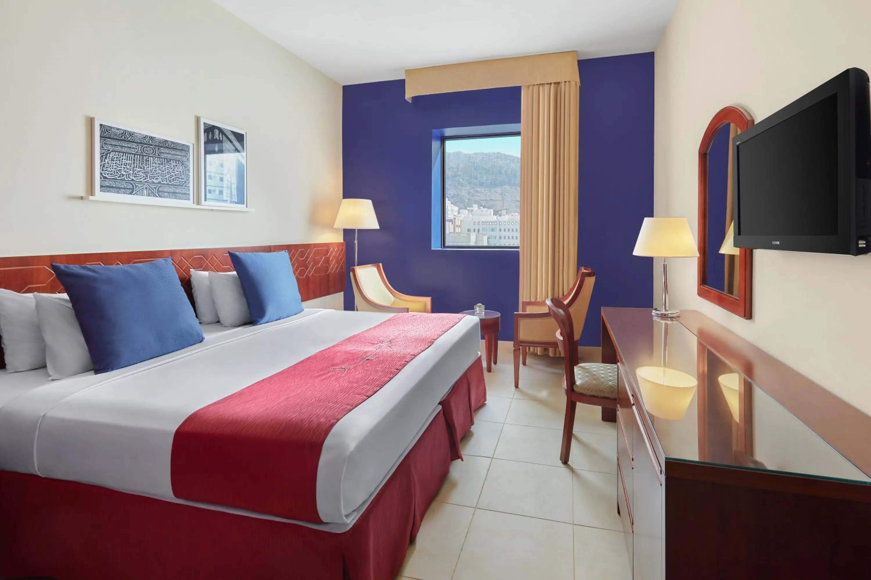 Photo of the whole room, Bed in Makarem Al Bait Al Azizia Hotel