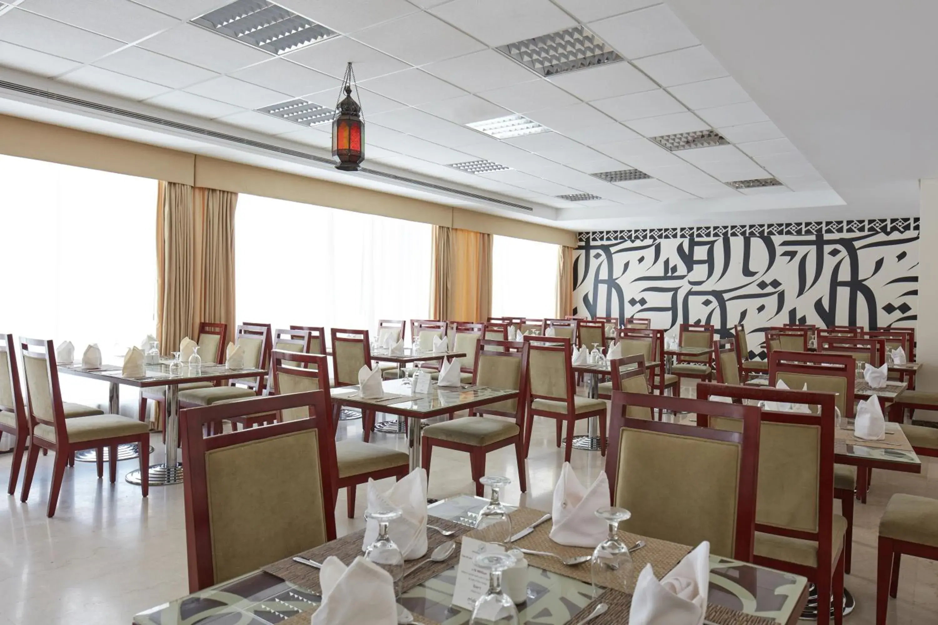 Restaurant/places to eat in Makarem Al Bait Al Azizia Hotel Restaurant/places to eat in Makarem Al Bait Al Azizia Hotel