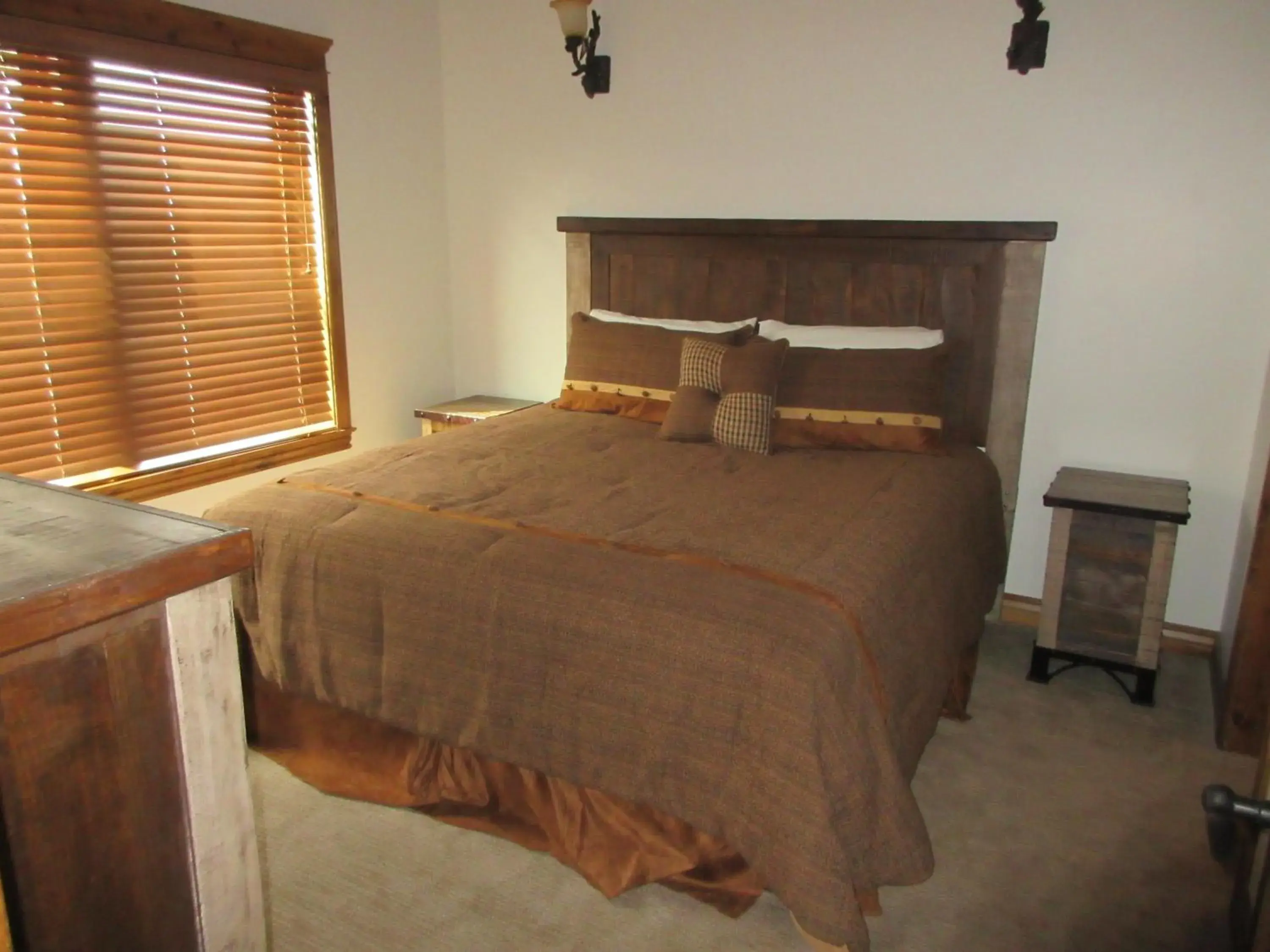 Bed in Townhomes on the Green Bed in Townhomes on the Green