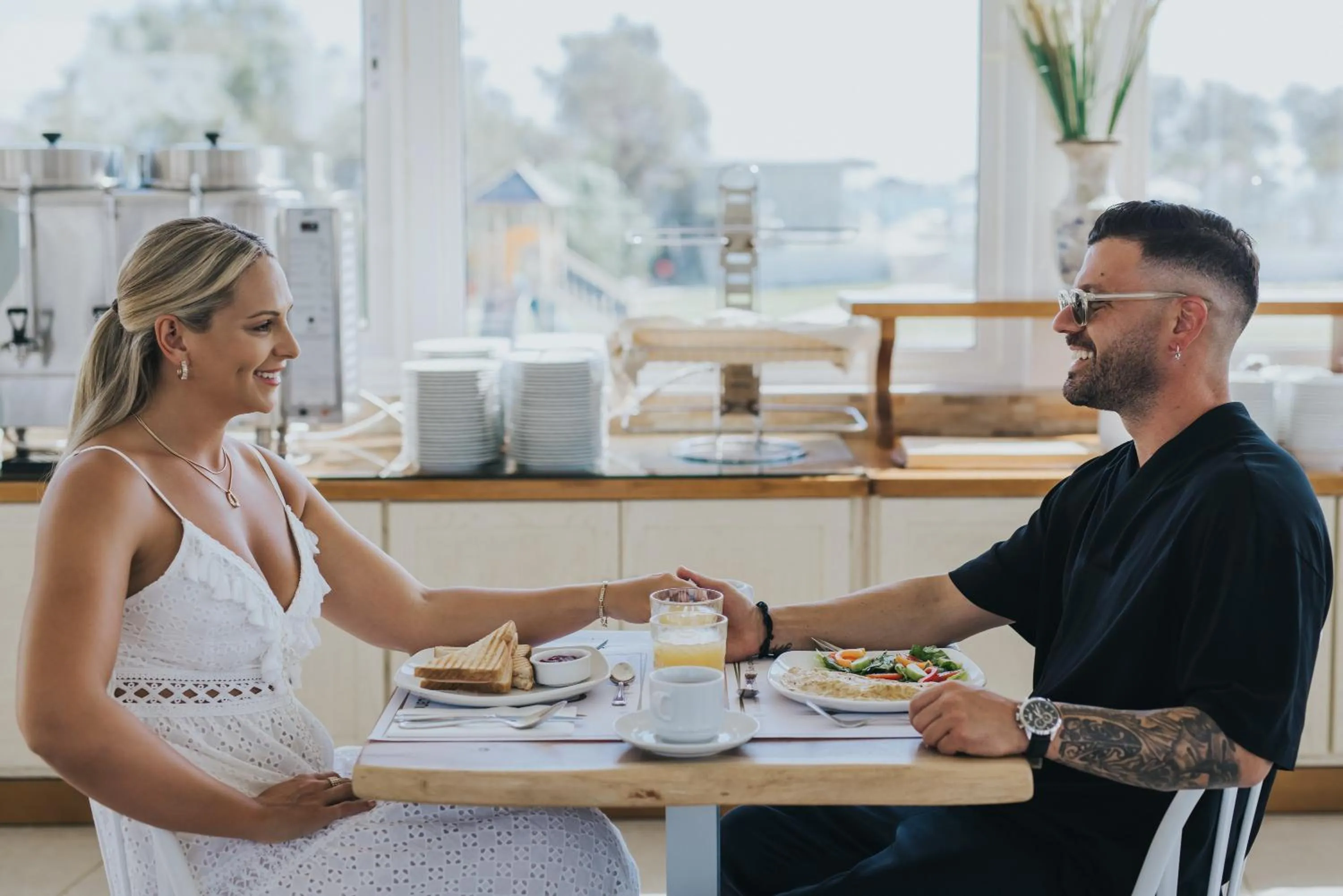 Restaurant/places to eat in Aegean Palace