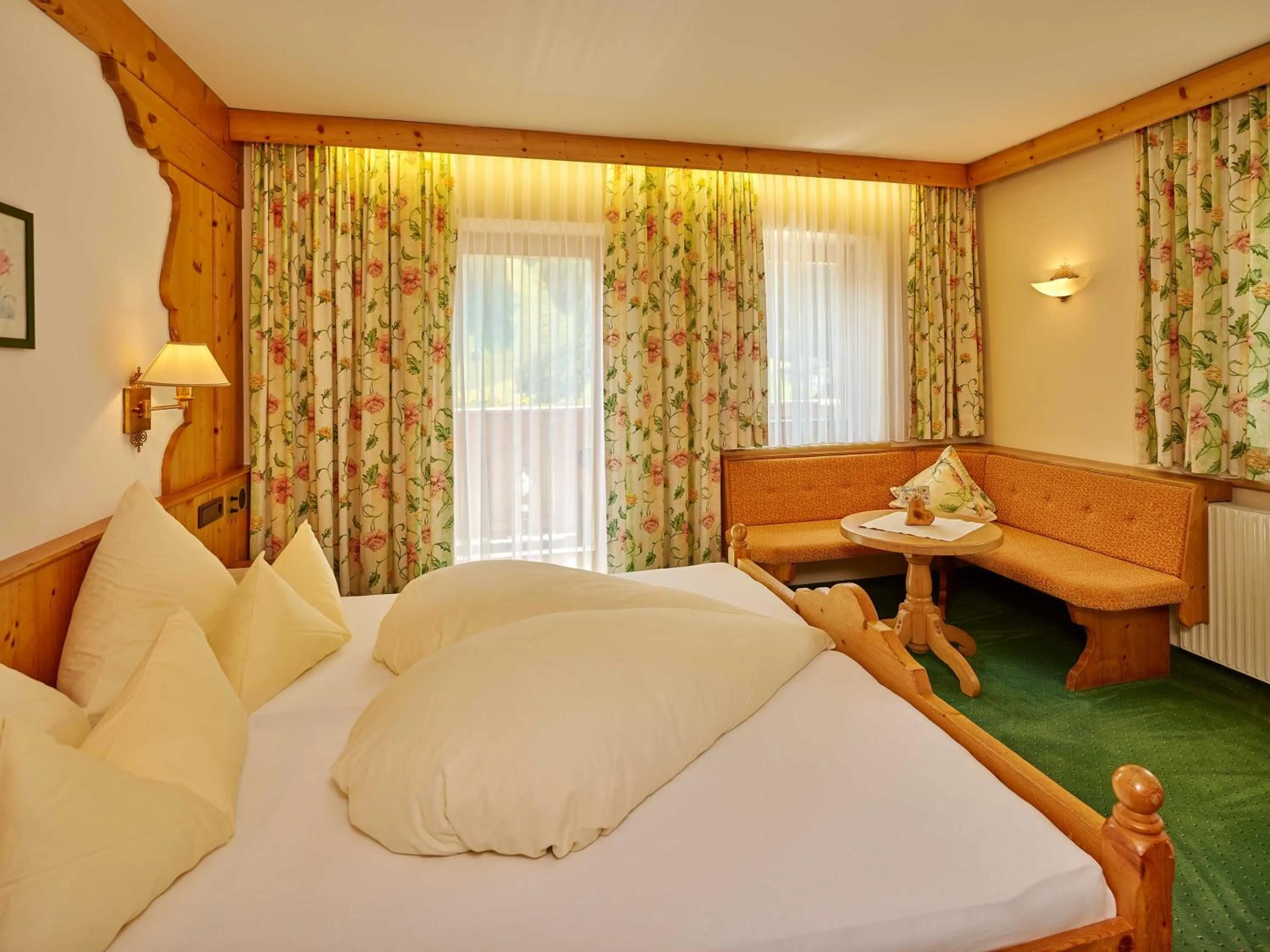 Photo of the whole room, Bed in Hotel Sonnhof