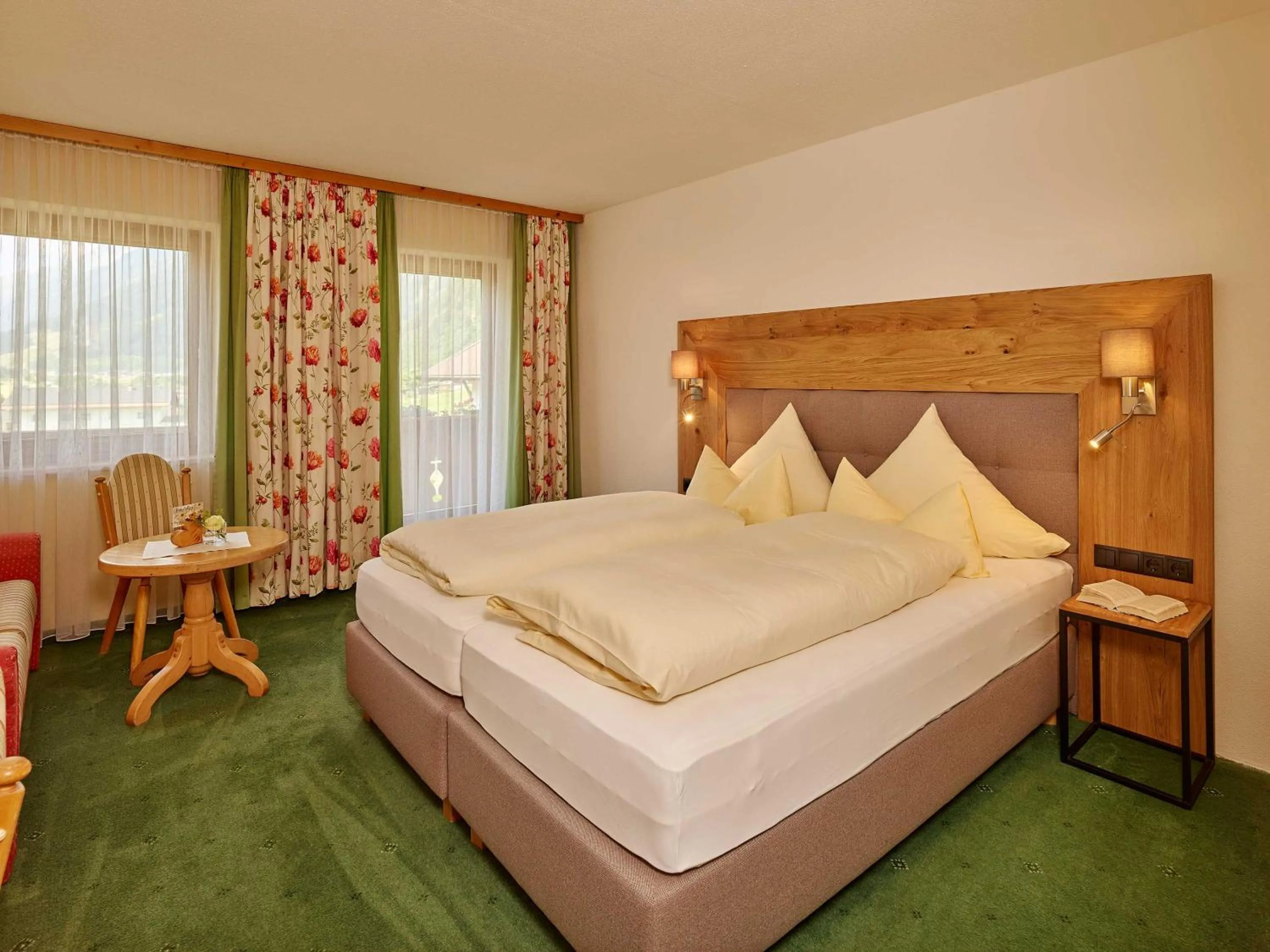 Photo of the whole room, Bed in Hotel Sonnhof