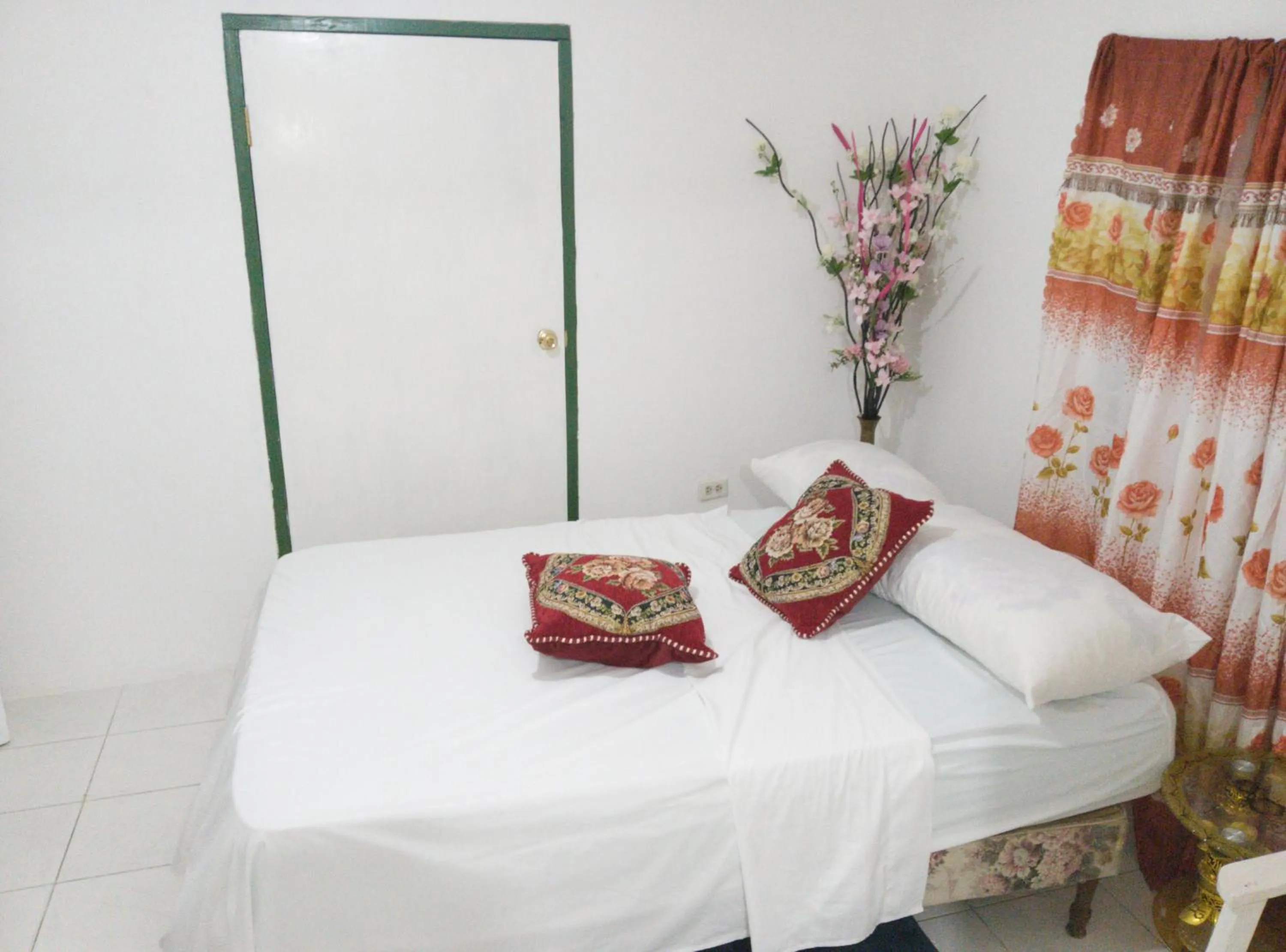 Bed in Cozy Family Inn