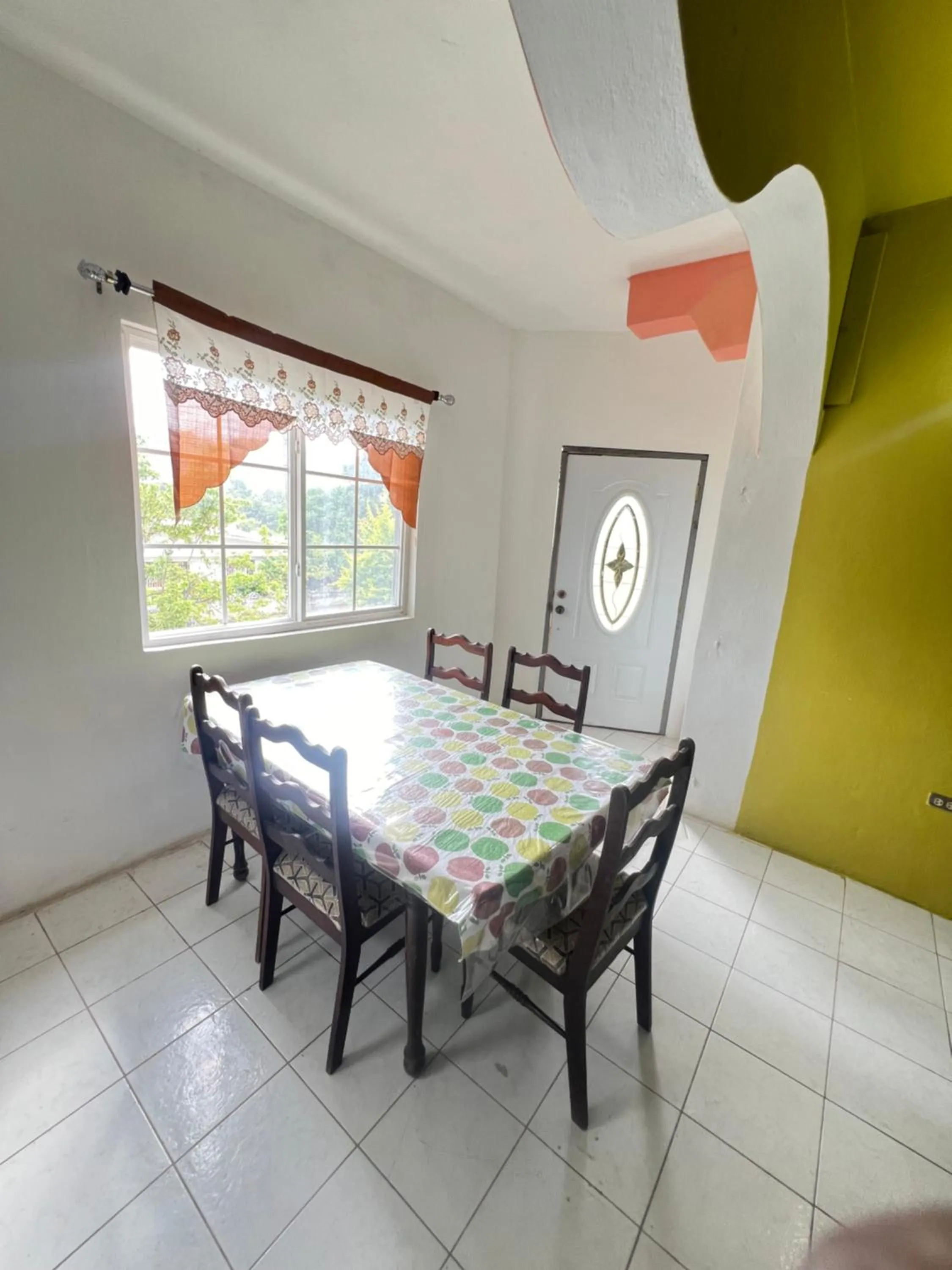 Dining area in Cozy Family Inn