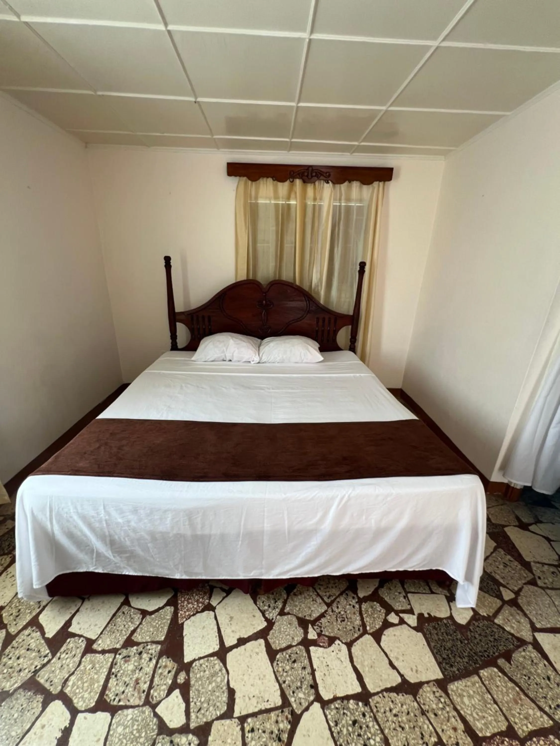 Bedroom, Bed in Cozy Family Inn