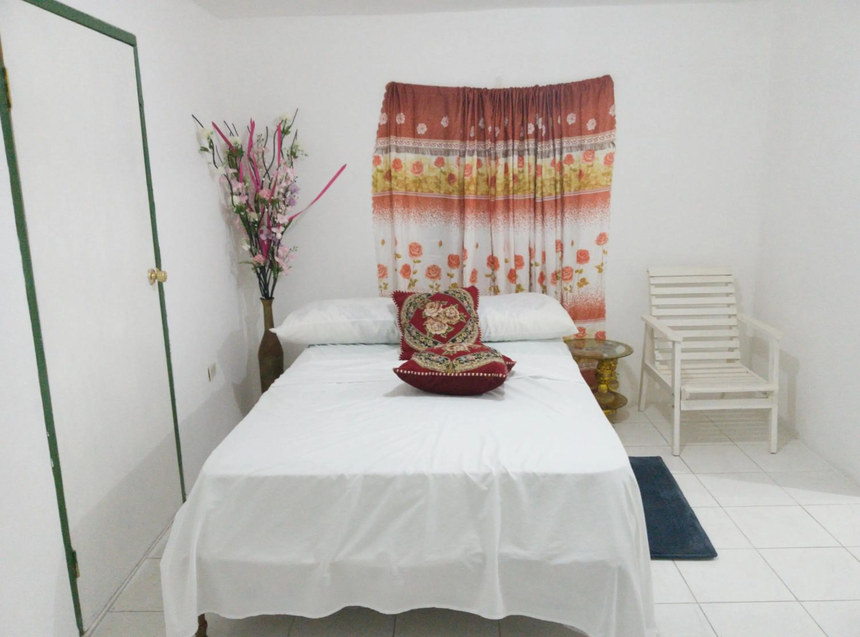 Bed in Cozy Family Inn