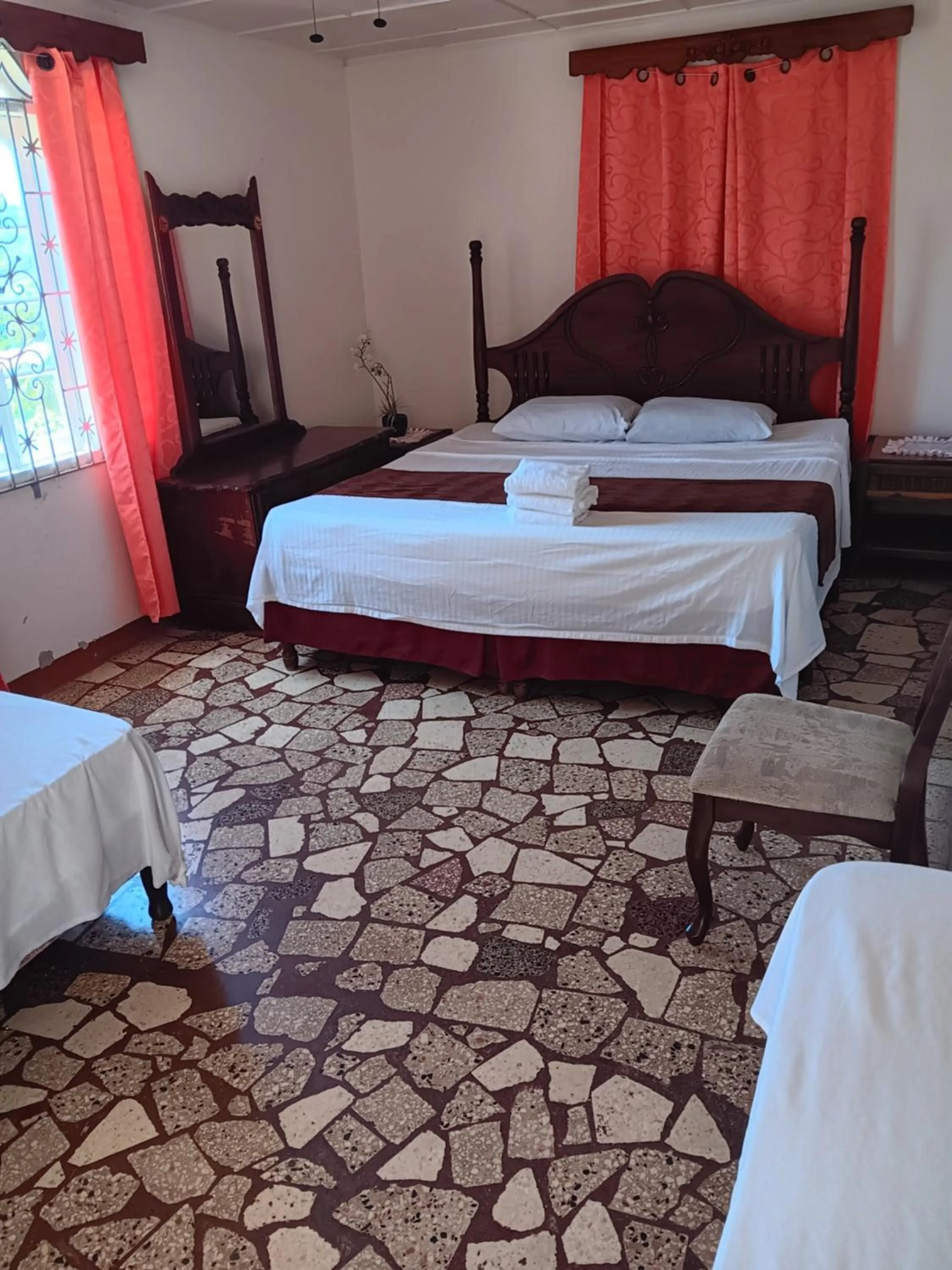 Bed in Cozy Family Inn