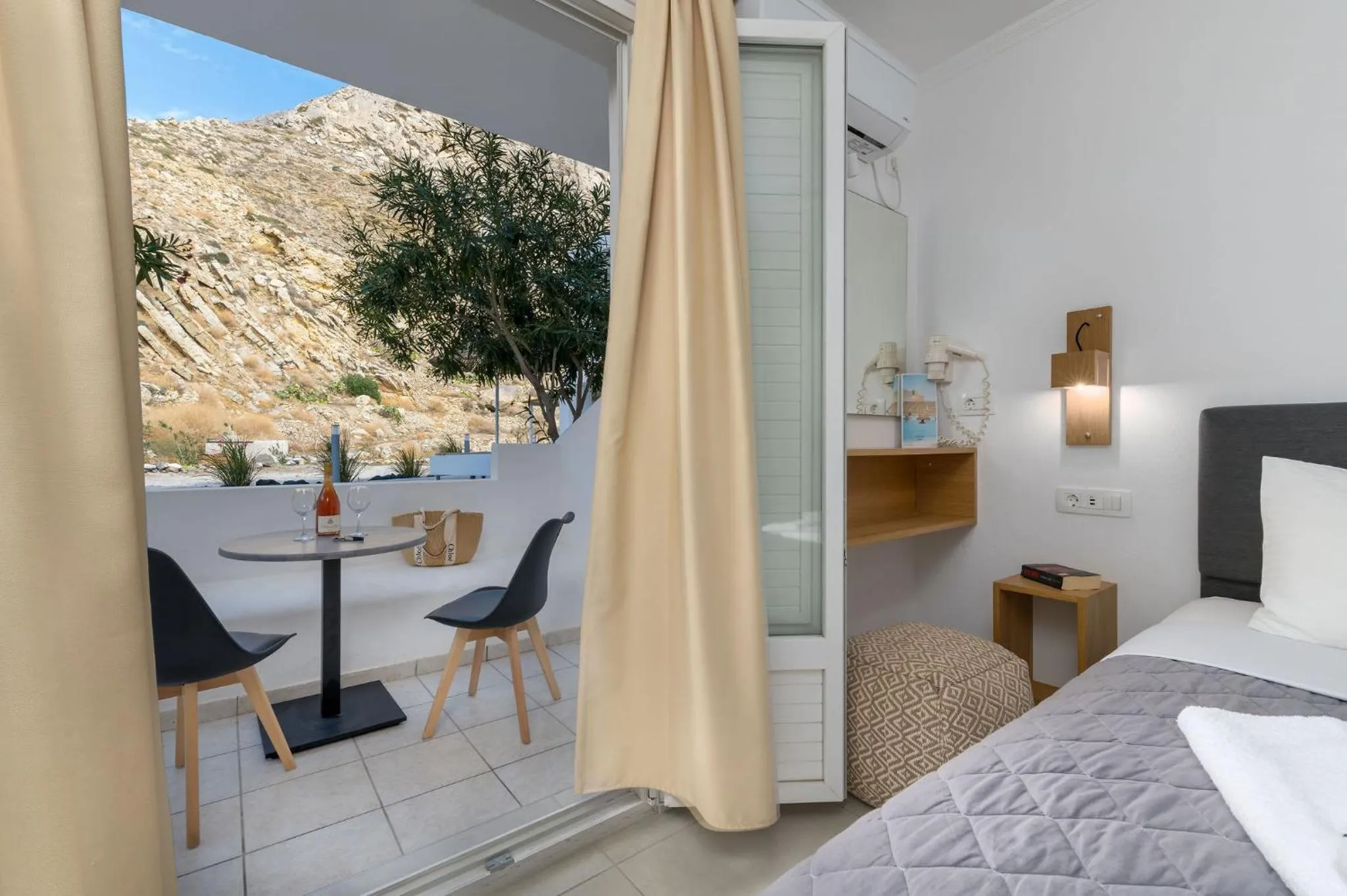 Mountain view, Bed in Marianna Hotel