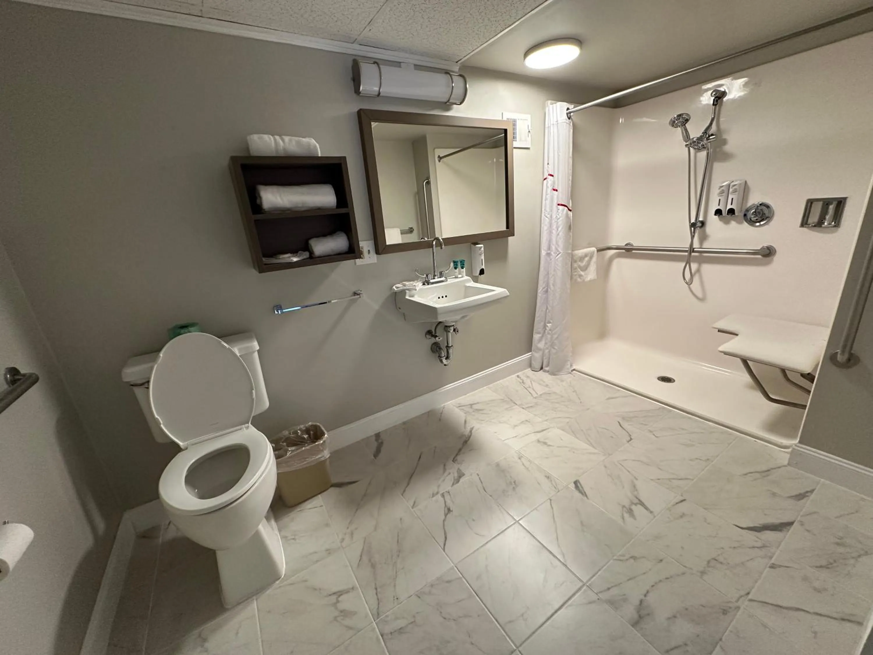 Bathroom in Whalers Inn and Suites