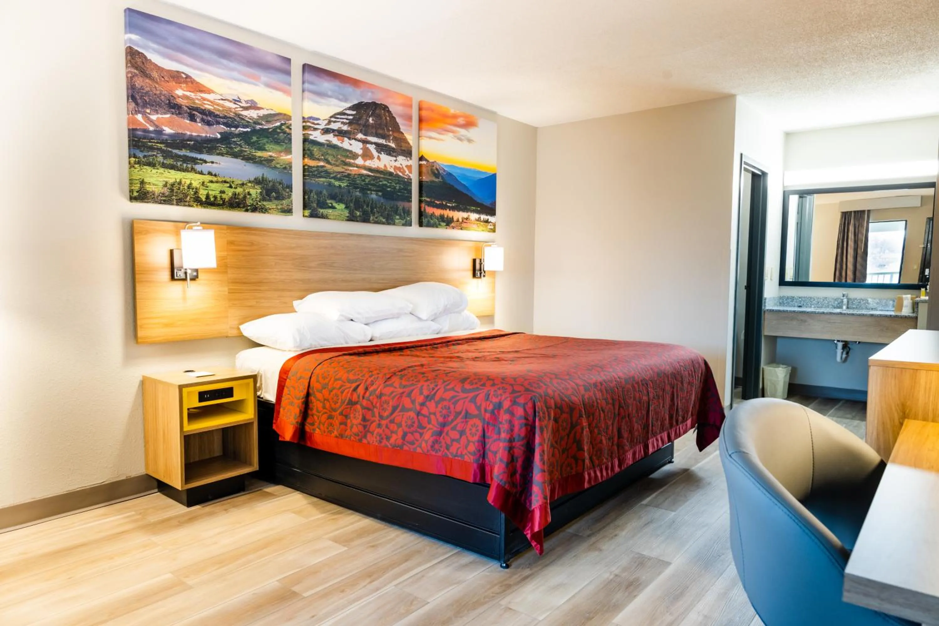 Guests, Bed in Days Inn by Wyndham Cincinnati East