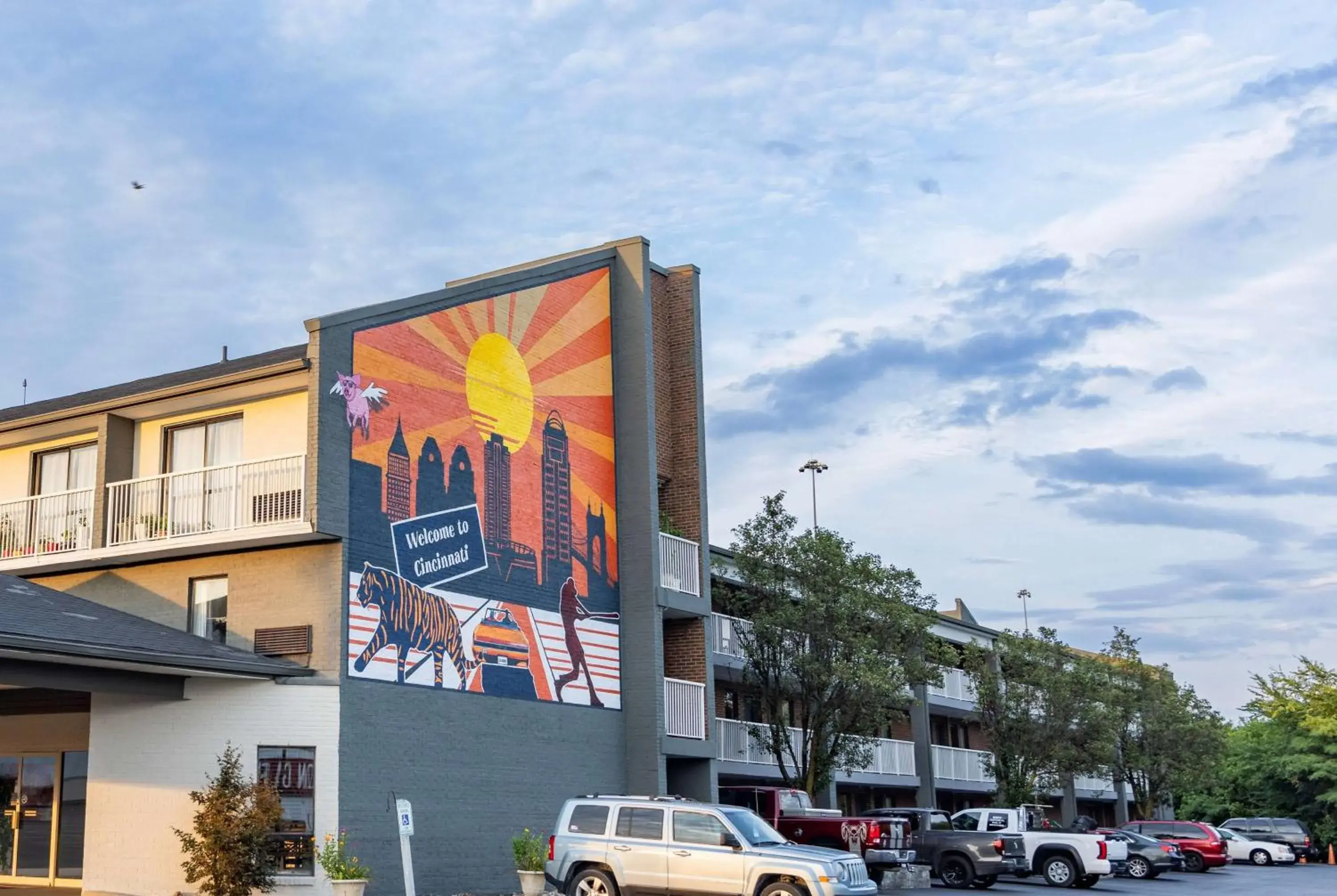 Property building in Days Inn by Wyndham Cincinnati East Property building in Days Inn by Wyndham Cincinnati East