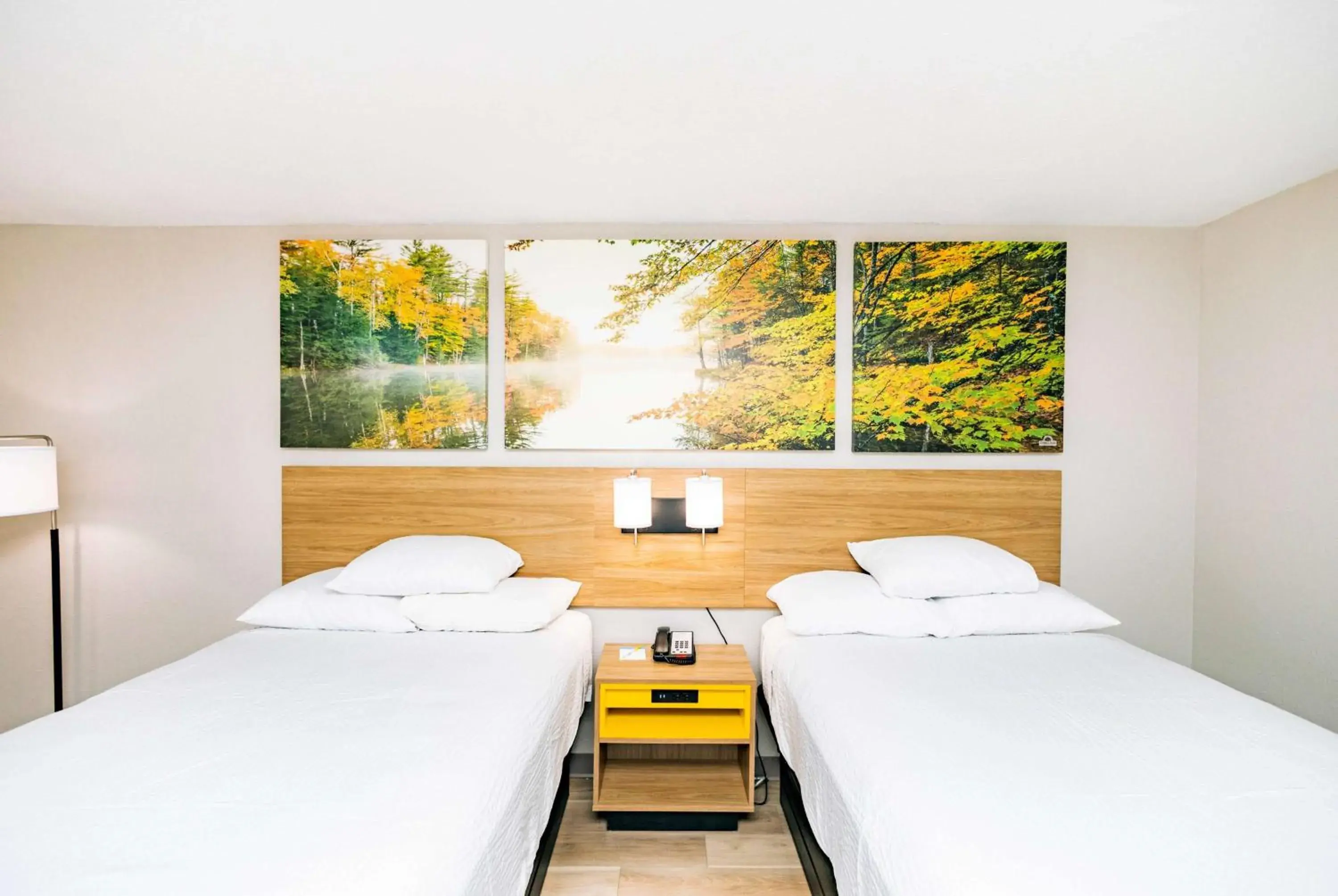 Photo of the whole room, Bed in Days Inn by Wyndham Cincinnati East Photo of the whole room, Bed in Days Inn by Wyndham Cincinnati East