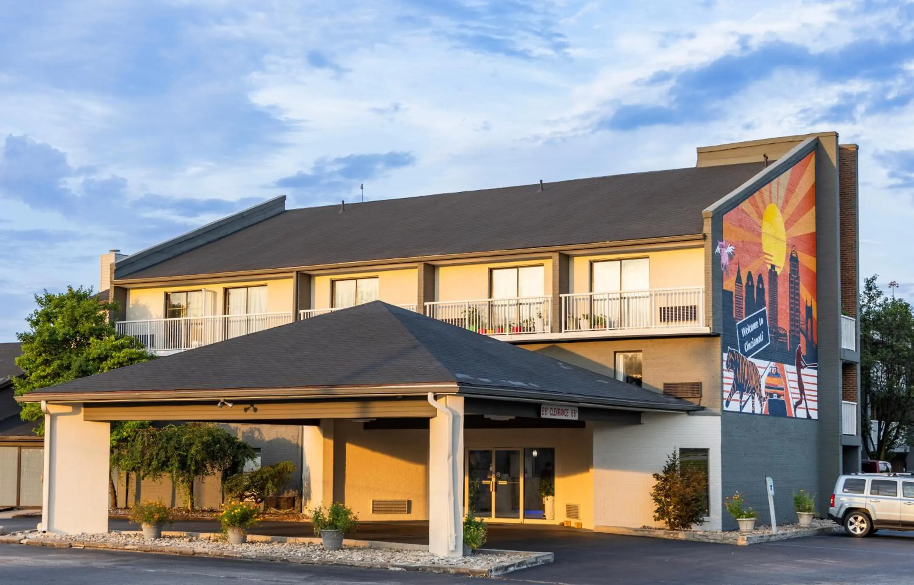 Property building in Days Inn by Wyndham Cincinnati East Property building in Days Inn by Wyndham Cincinnati East