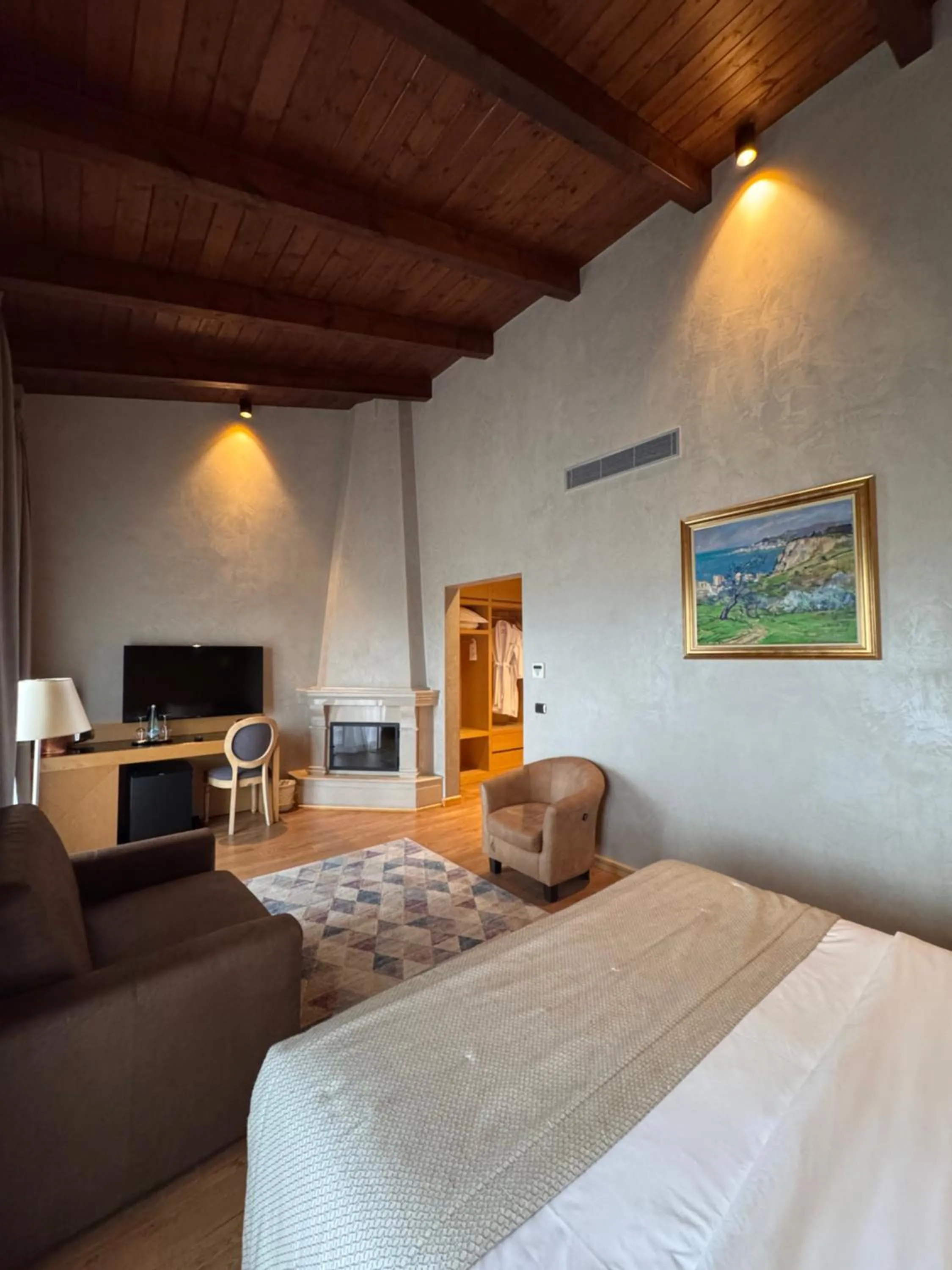Deluxe Double Room with Balcony in Agroturizëm Kodra e Kuajve