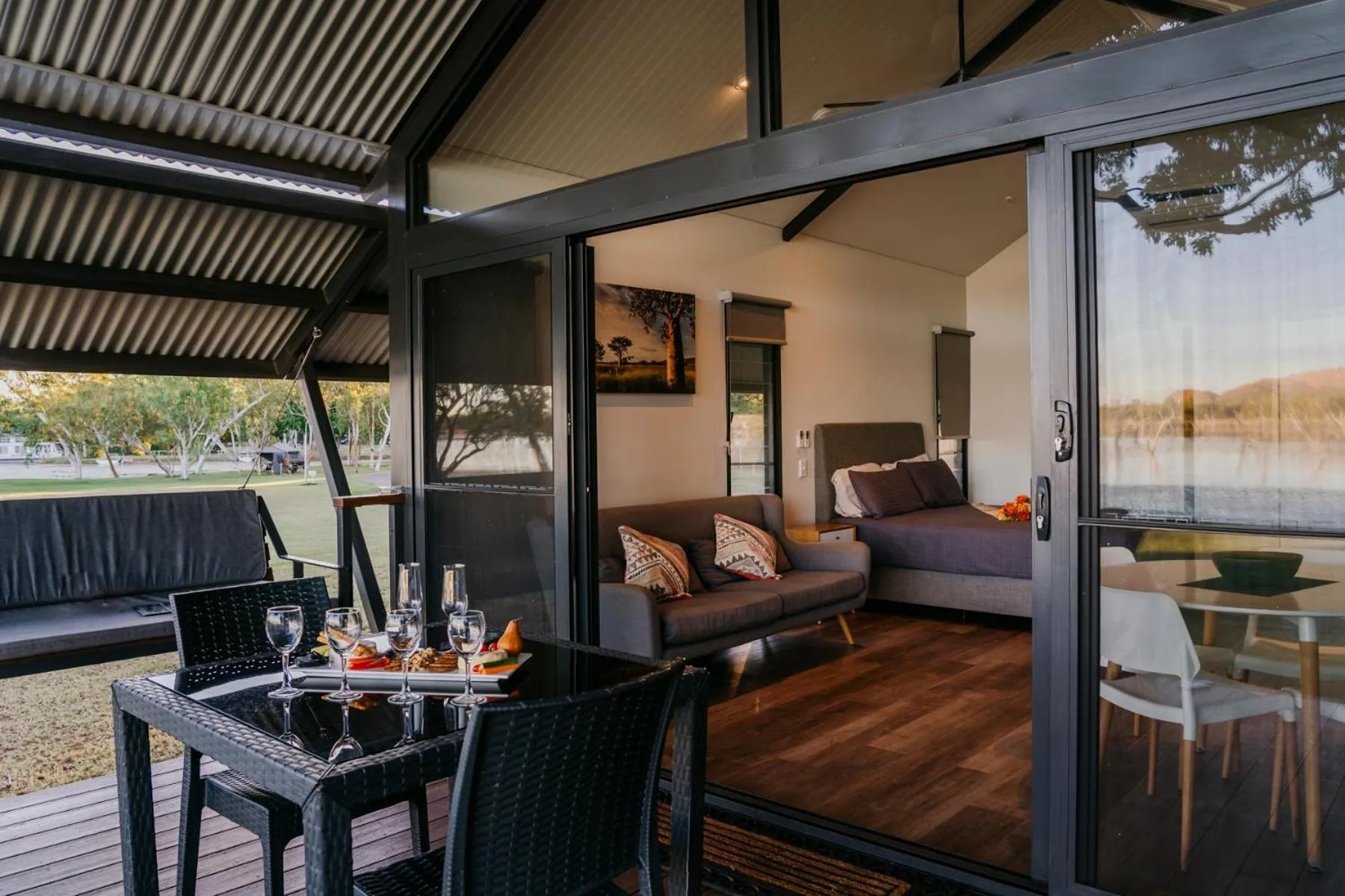 Patio in Kimberleyland Waterfront Holiday Park