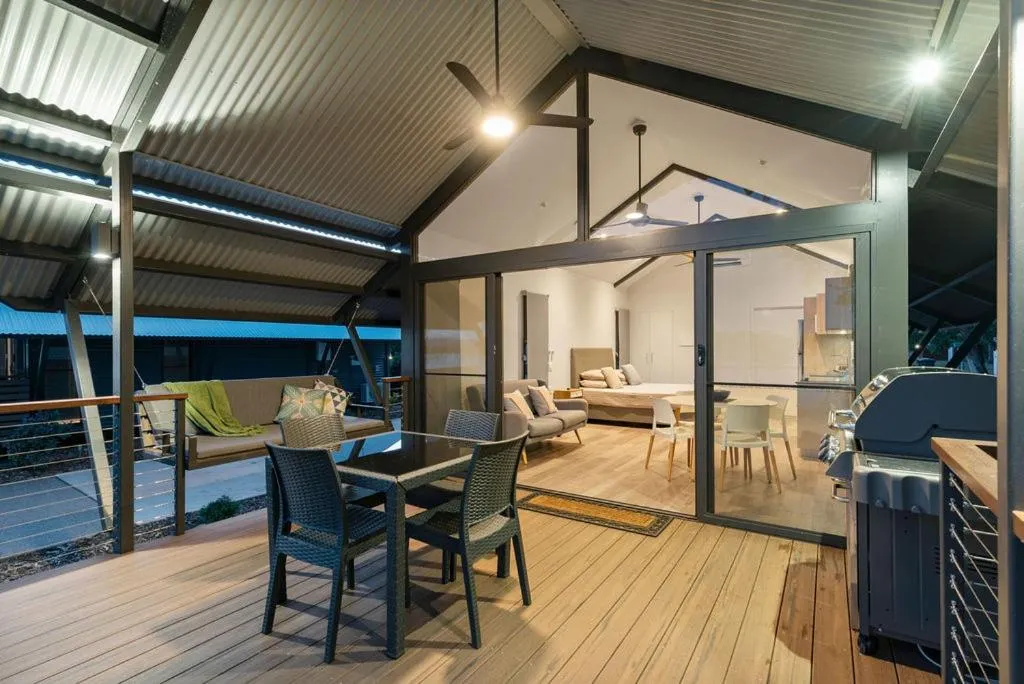 Patio in Kimberleyland Waterfront Holiday Park