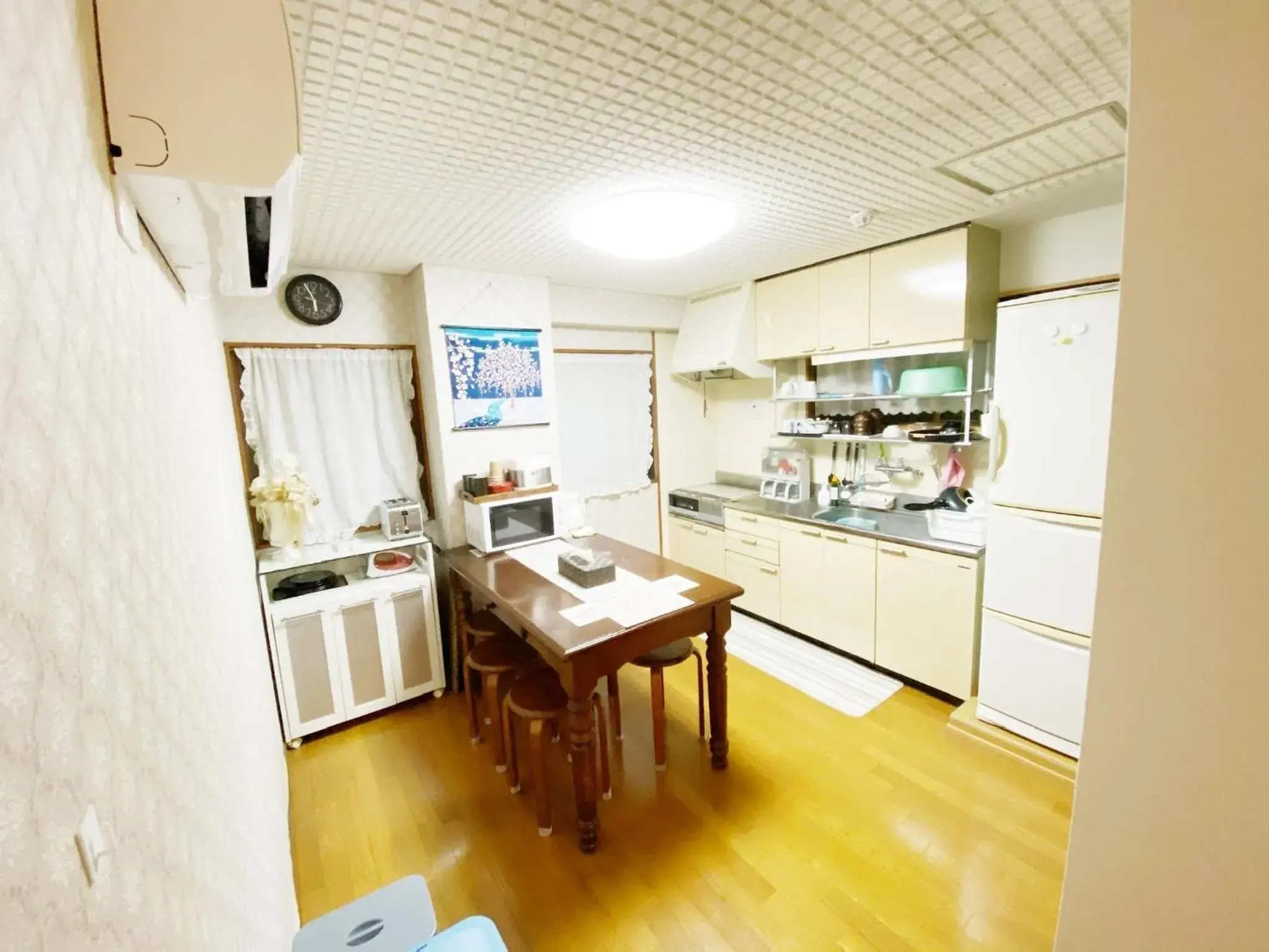 Double Room with Shared Bathroom - single occupancy in GuestHouse017徳島個室 飲食街中心 阿波踊り会館7分 文理&徳島大学 アスティとくしま車8分 Double Room with Shared Bathroom - single occupancy in GuestHouse017徳島個室 飲食街中心 阿波踊り会館7分 文理&徳島大学 アスティとくしま車8分