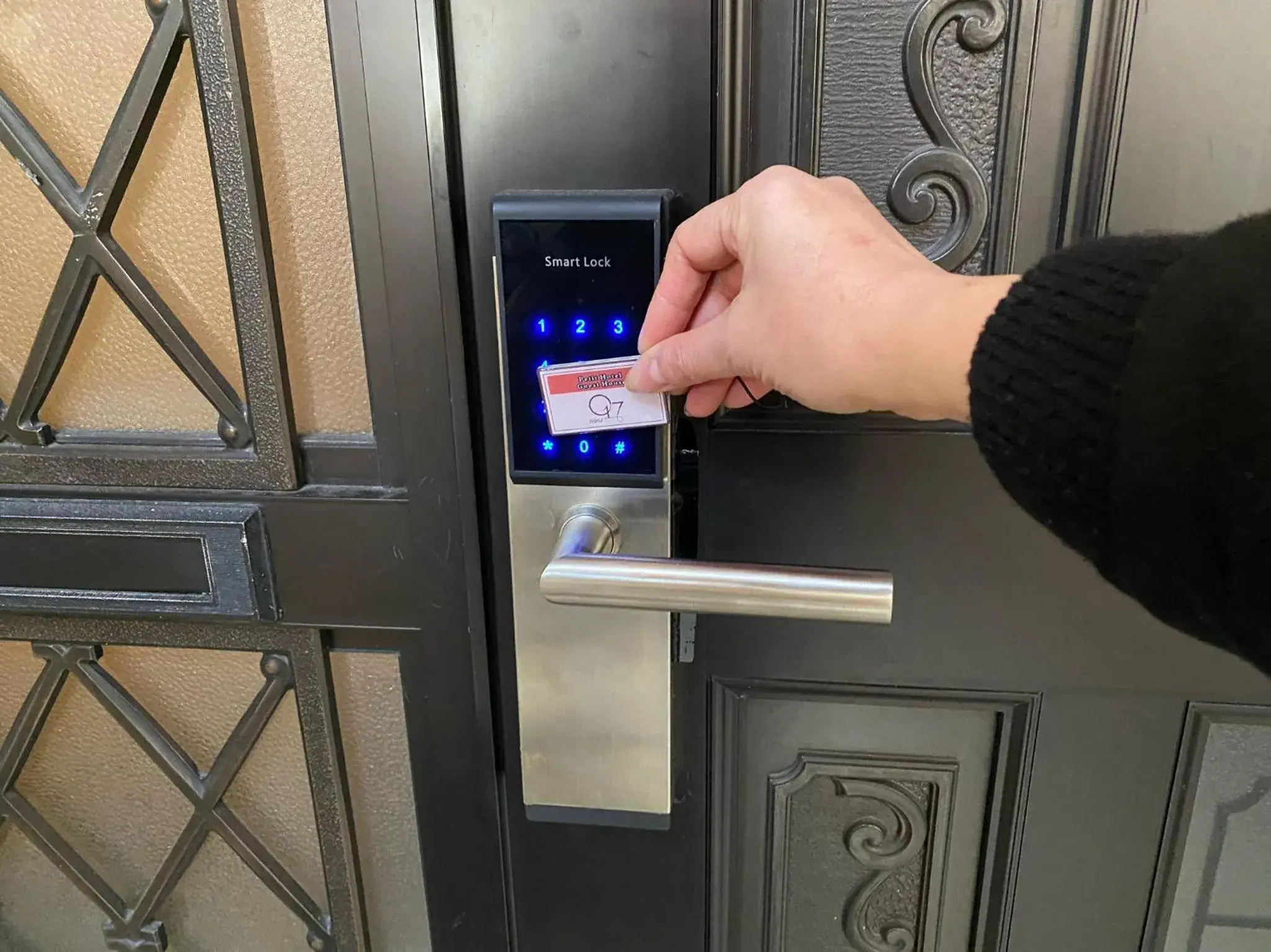 Facade/entrance in GuestHouse017徳島個室 飲食街中心 阿波踊り会館7分 文理&徳島大学 アスティとくしま車8分 Facade/entrance in GuestHouse017徳島個室 飲食街中心 阿波踊り会館7分 文理&徳島大学 アスティとくしま車8分