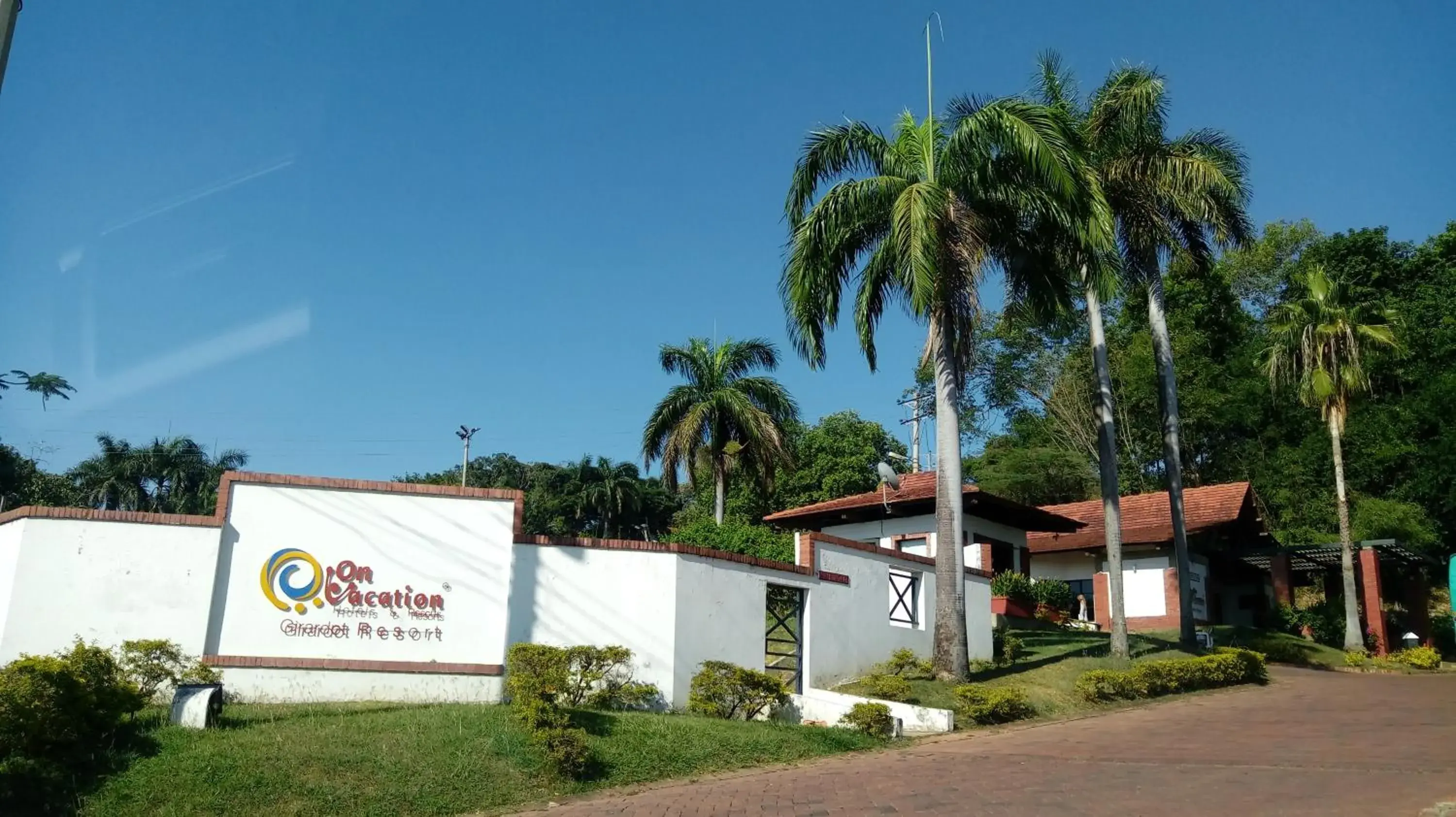 Facade/entrance in Condominio Girardot Resort Facade/entrance in Condominio Girardot Resort