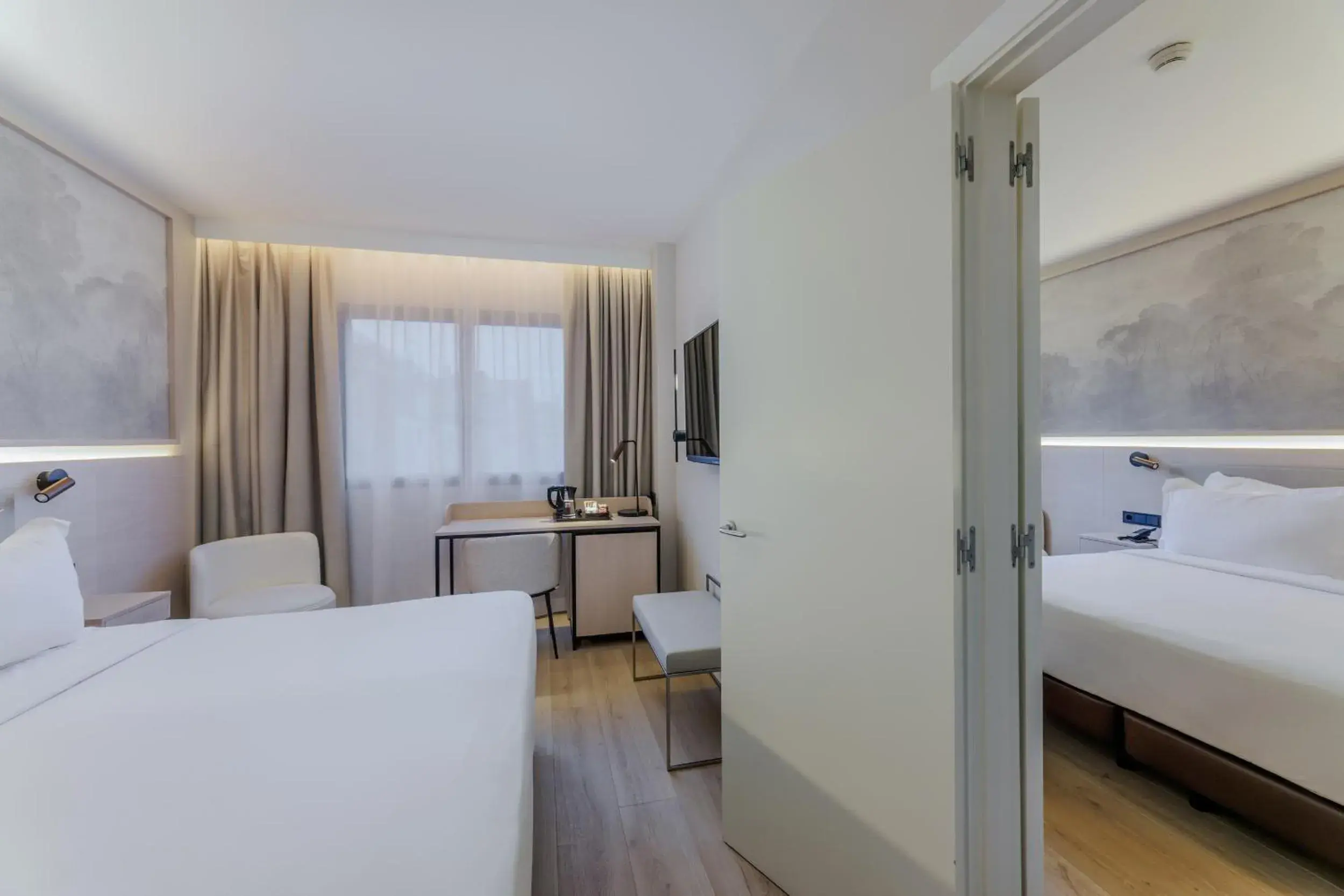 Photo of the whole room, Bed in Hotel Vilamarí Photo of the whole room, Bed in Hotel Vilamarí