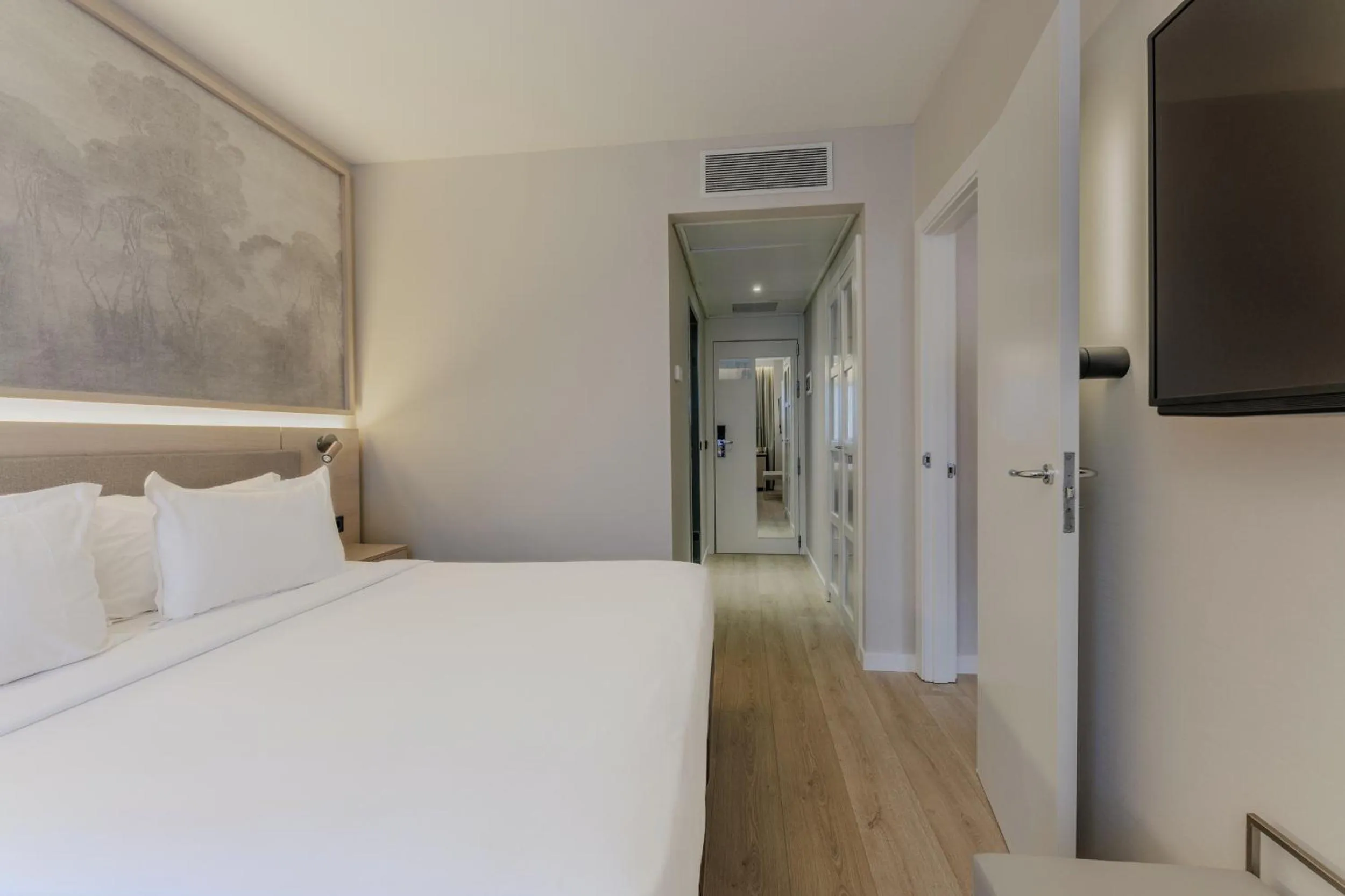 Photo of the whole room, Bed in Hotel Vilamarí