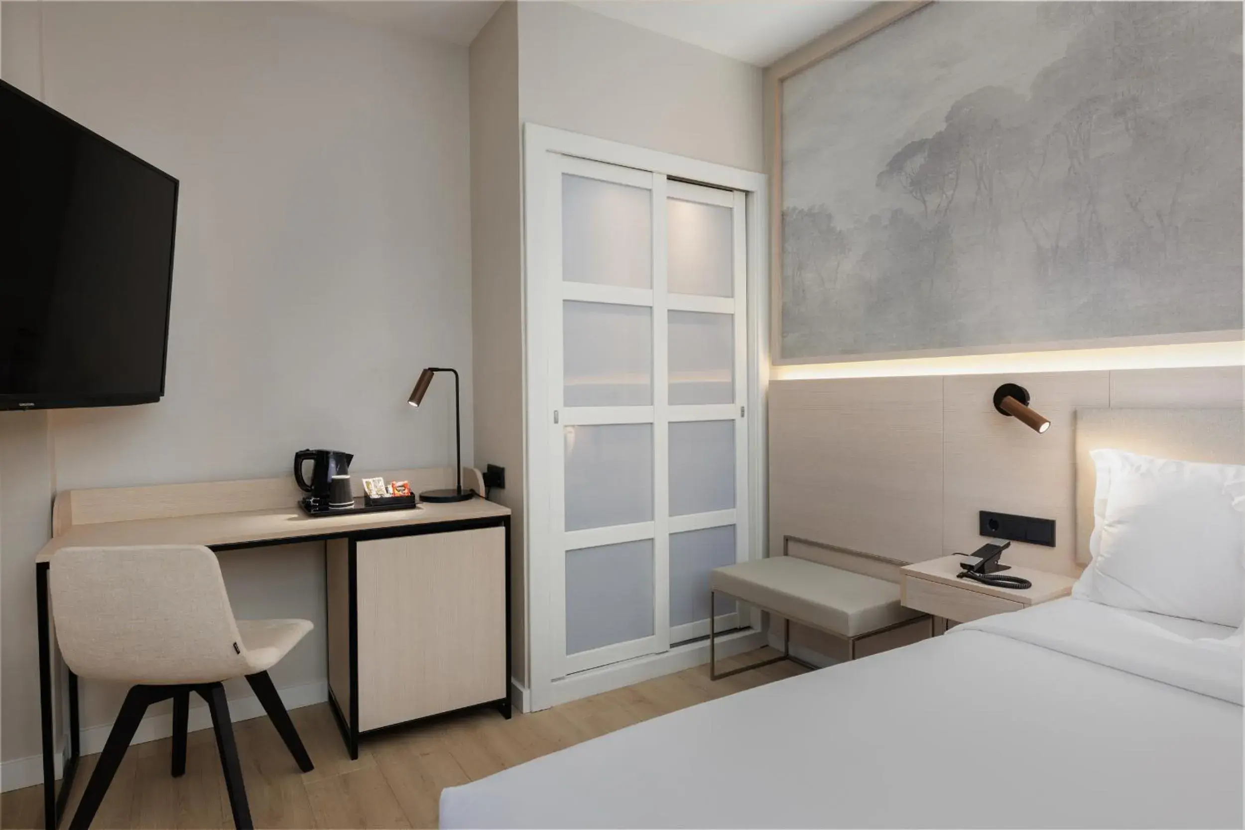 TV and multimedia, Bed in Hotel Vilamarí TV and multimedia, Bed in Hotel Vilamarí