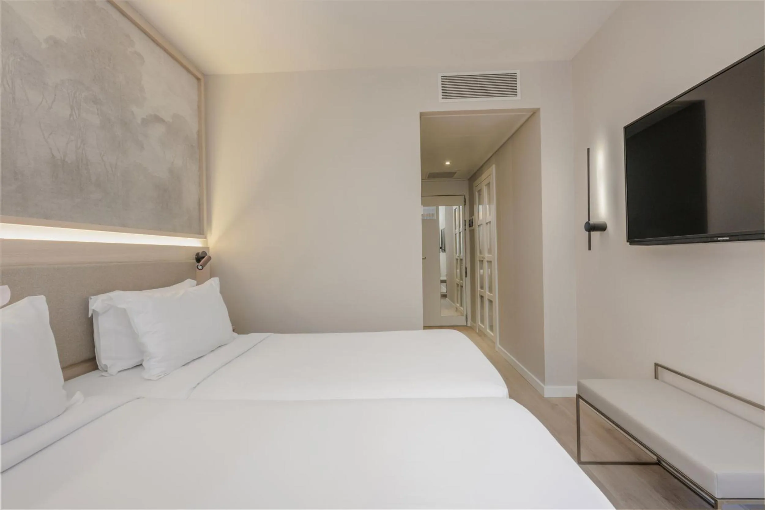 Photo of the whole room, Bed in Hotel Vilamarí