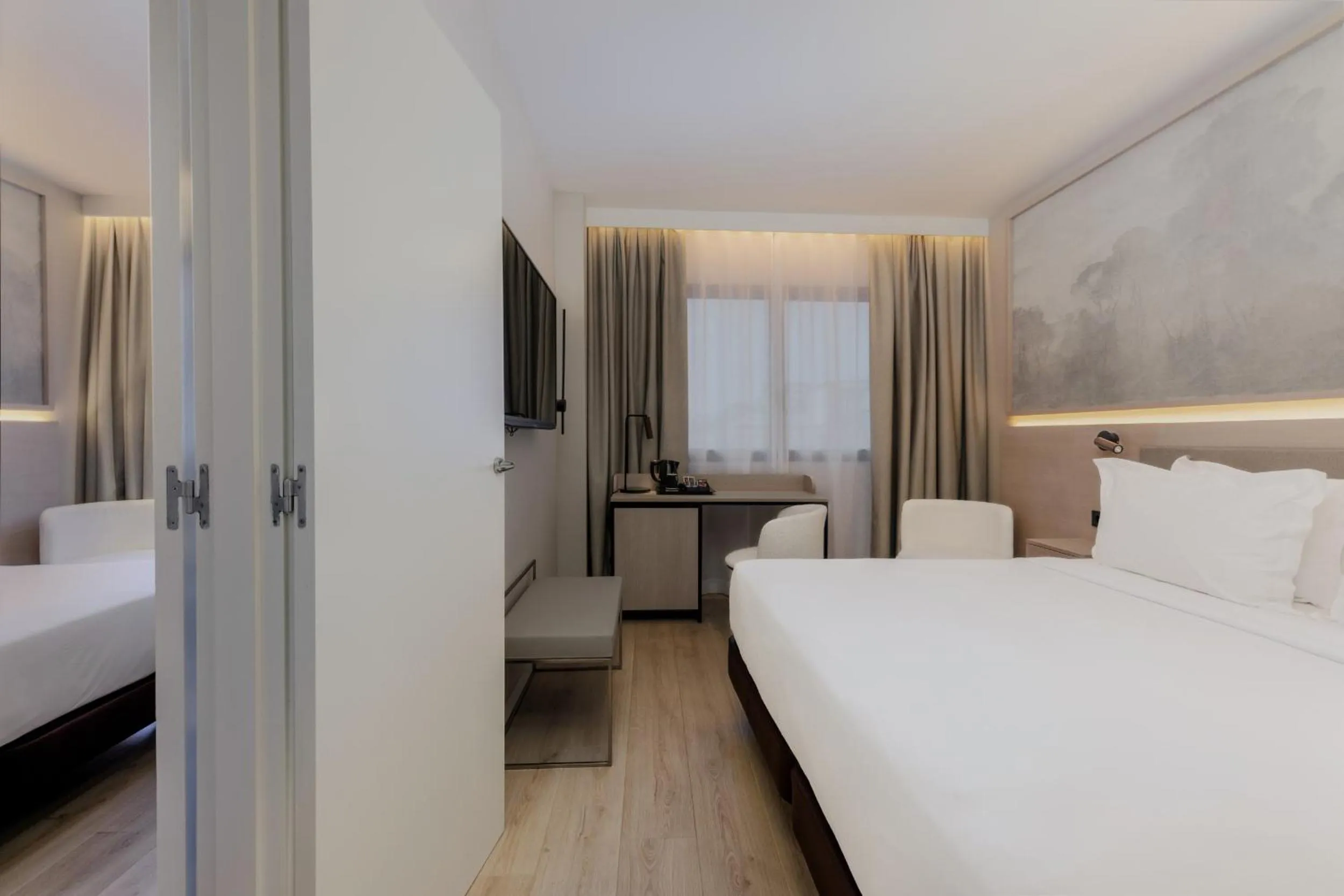 Photo of the whole room, Bed in Hotel Vilamarí