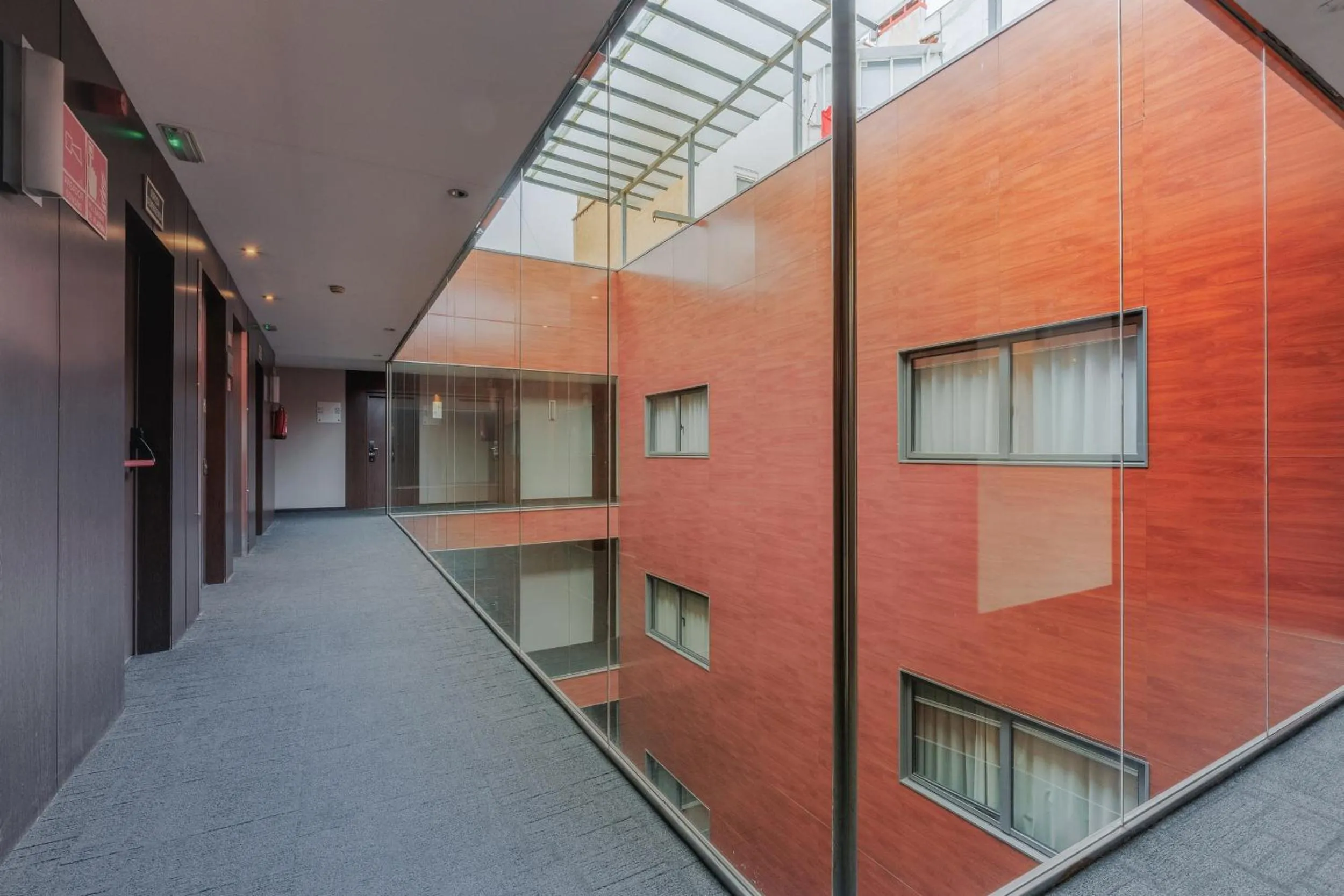 Inner courtyard view in Hotel Vilamarí