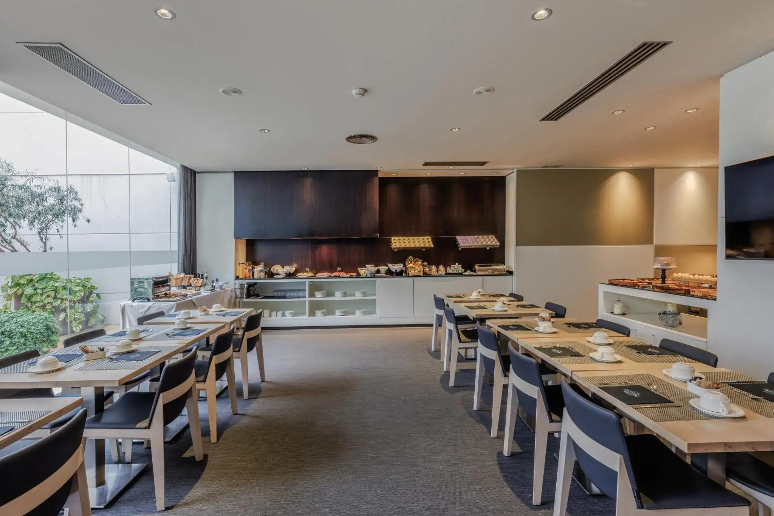 Restaurant/places to eat in Hotel Vilamarí Restaurant/places to eat in Hotel Vilamarí