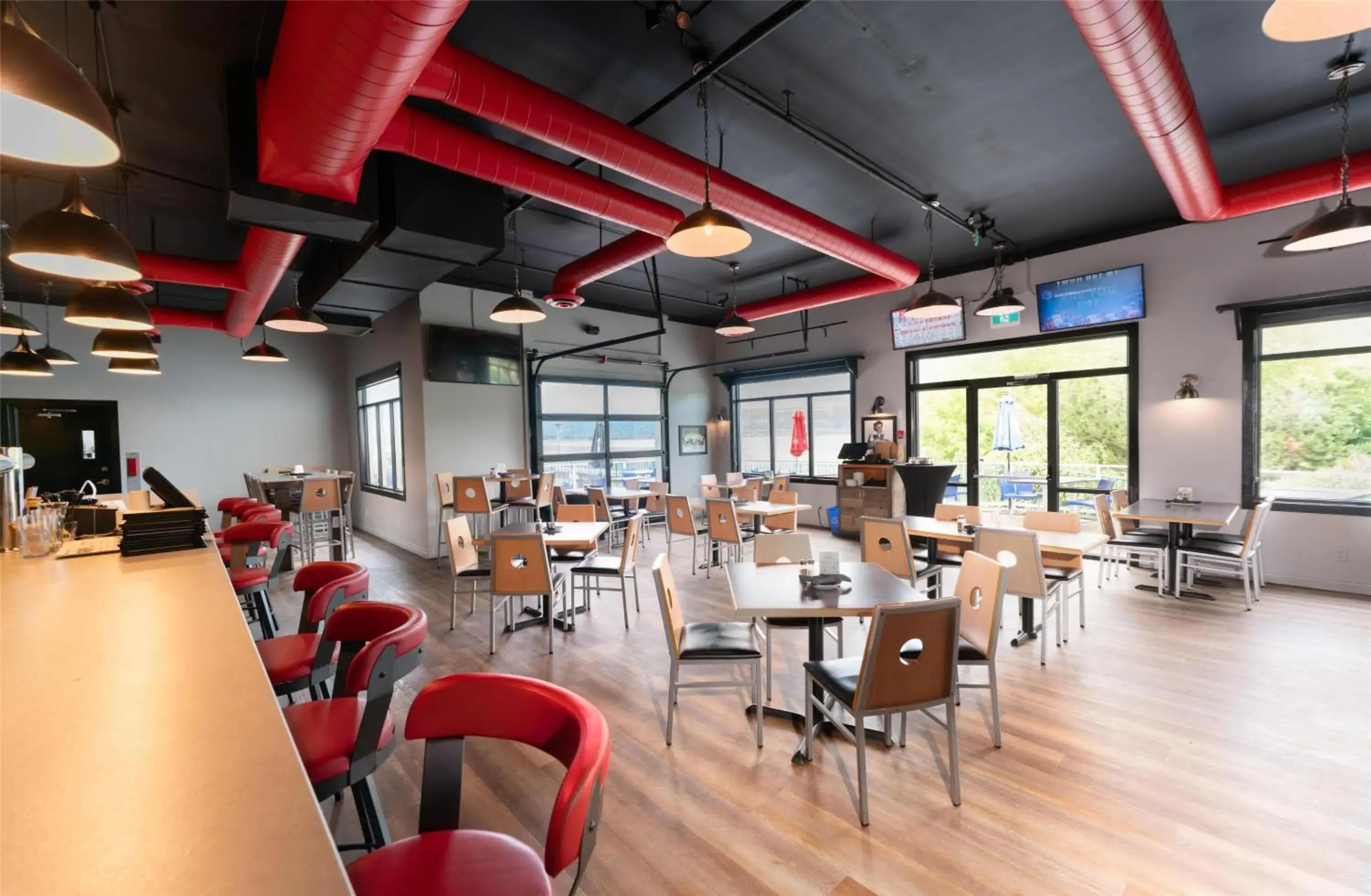 Lounge or bar in Prestige Harbourfront Resort, WorldHotels Luxury Lounge or bar in Prestige Harbourfront Resort, WorldHotels Luxury