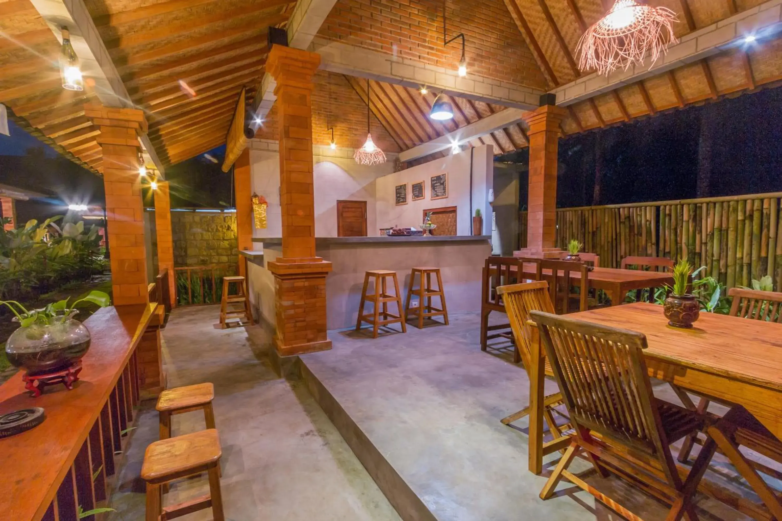 Restaurant/places to eat in Jero Sebali Villa by Travellink Bali Restaurant/places to eat in Jero Sebali Villa by Travellink Bali