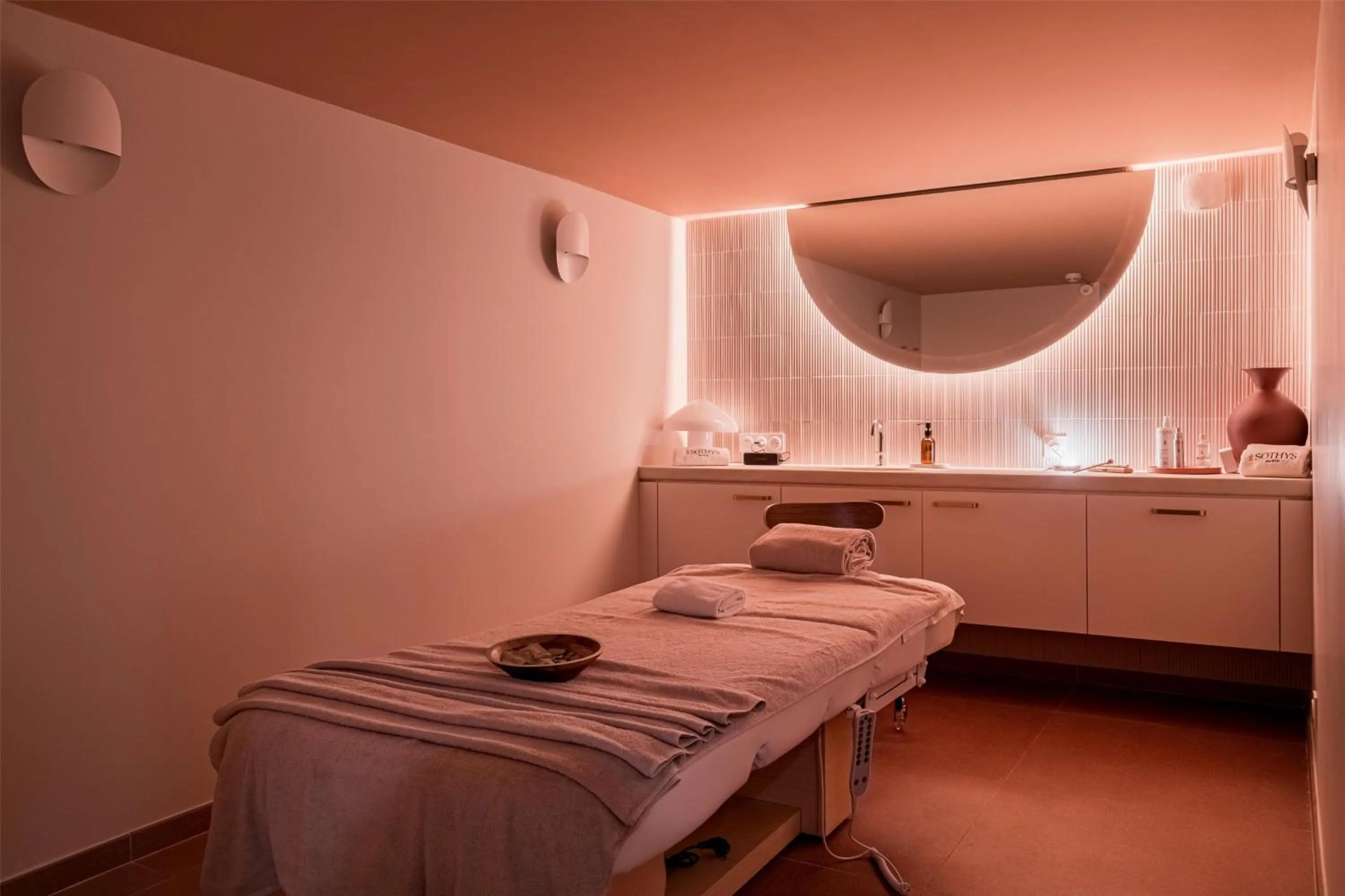 Massage in DoubleTree by Hilton Lyon Eurexpo & Spa