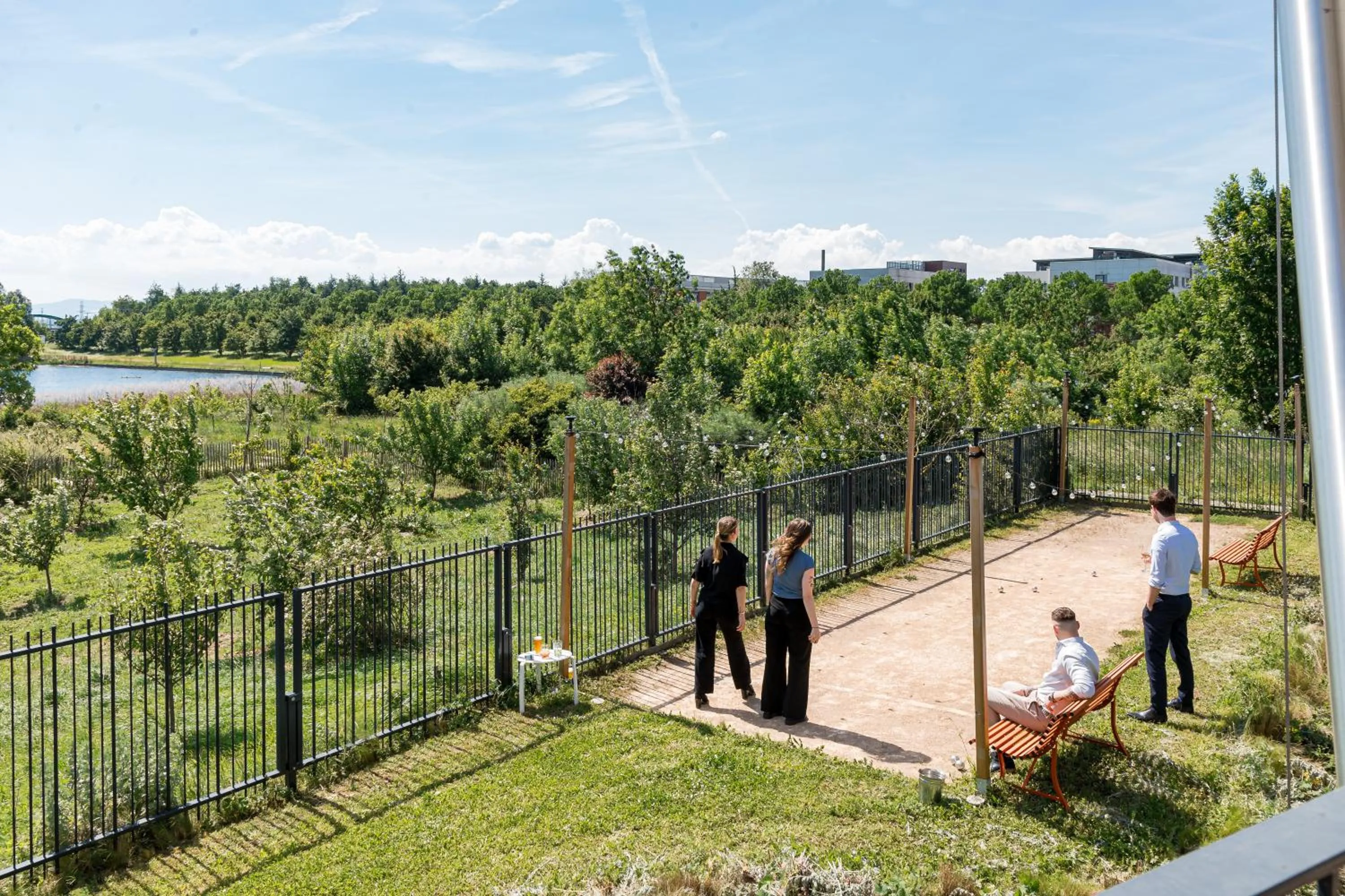 Garden in DoubleTree by Hilton Lyon Eurexpo & Spa