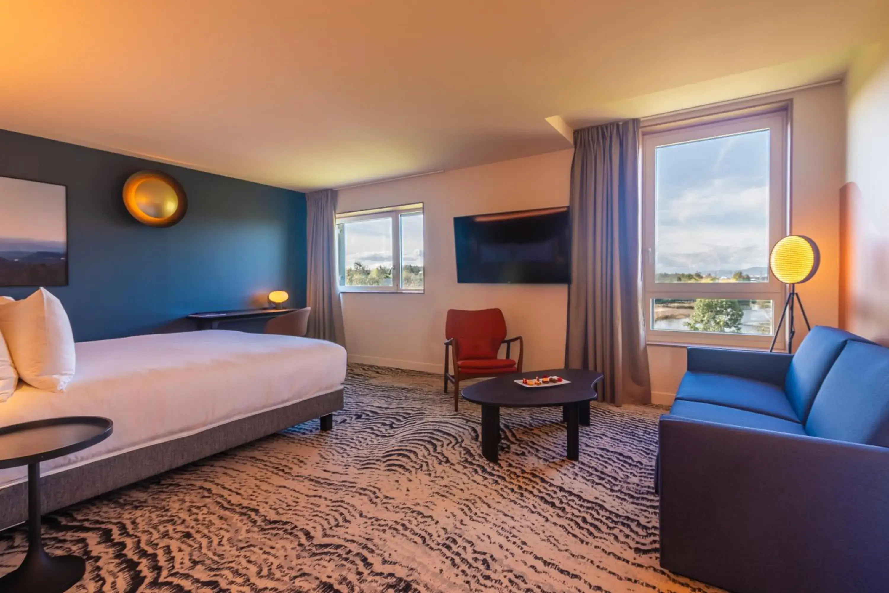 View (from property/room), Bed in DoubleTree by Hilton Lyon Eurexpo View (from property/room), Bed in DoubleTree by Hilton Lyon Eurexpo