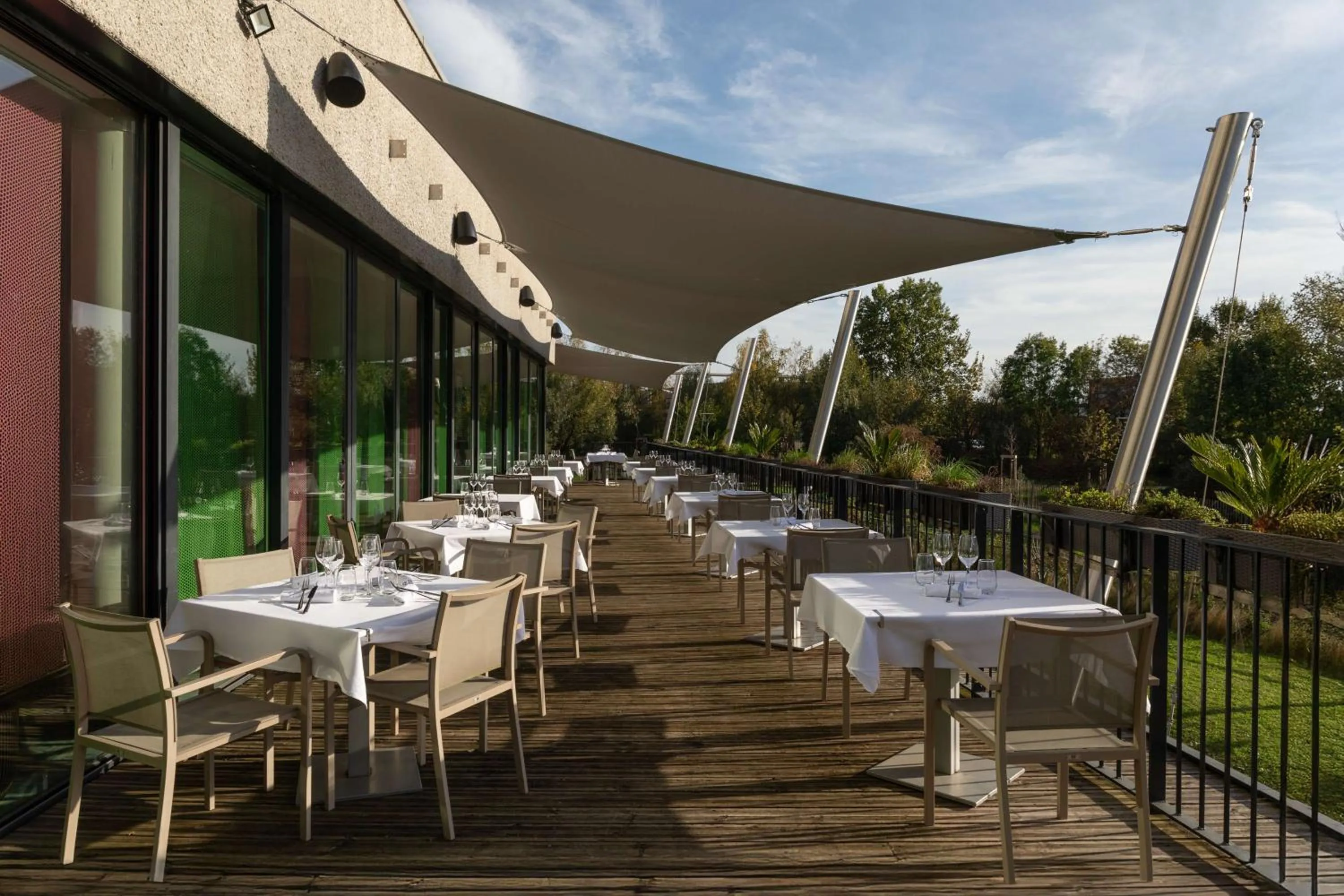 Patio in DoubleTree by Hilton Lyon Eurexpo