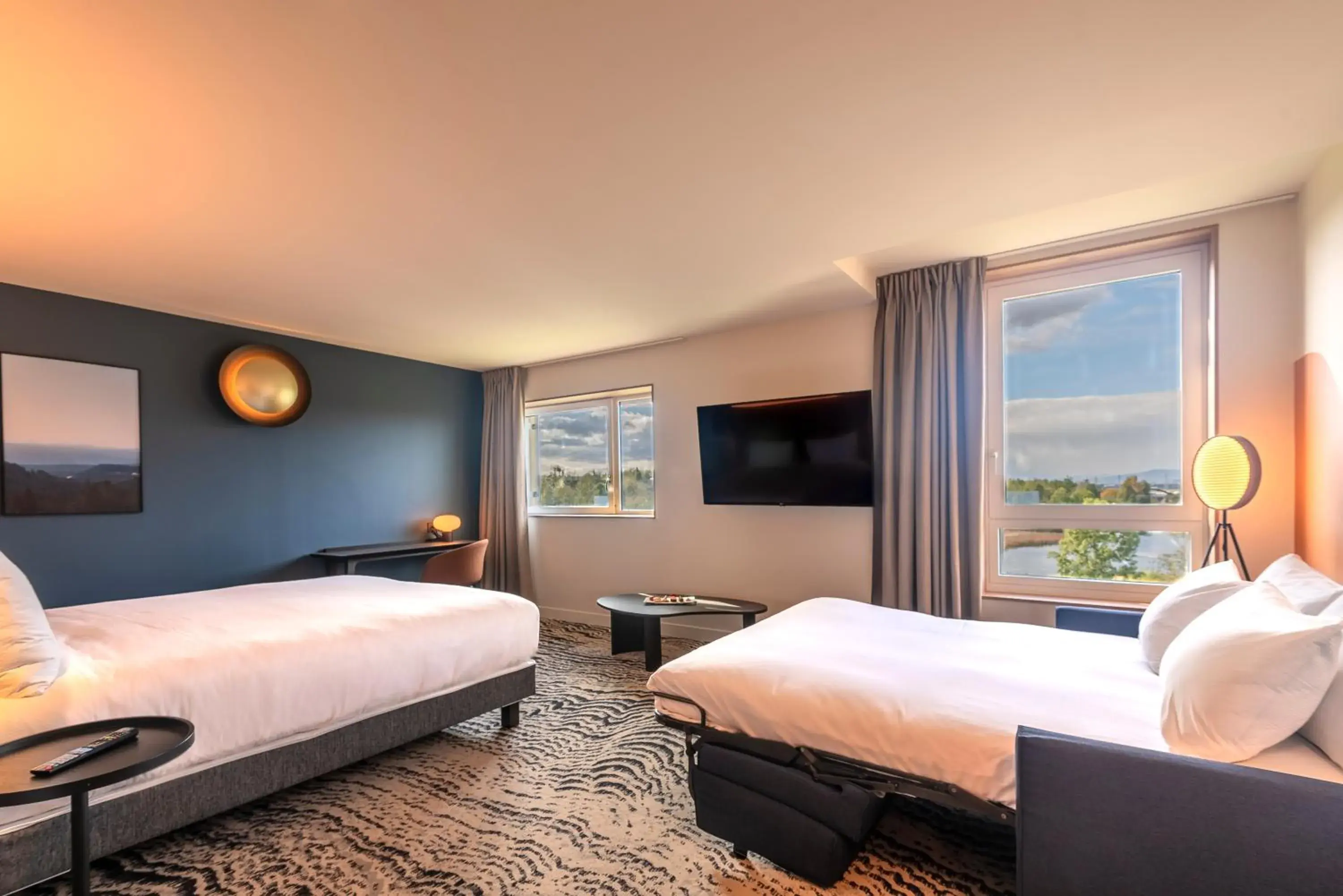 Bed in DoubleTree by Hilton Lyon Eurexpo & Spa Bed in DoubleTree by Hilton Lyon Eurexpo & Spa